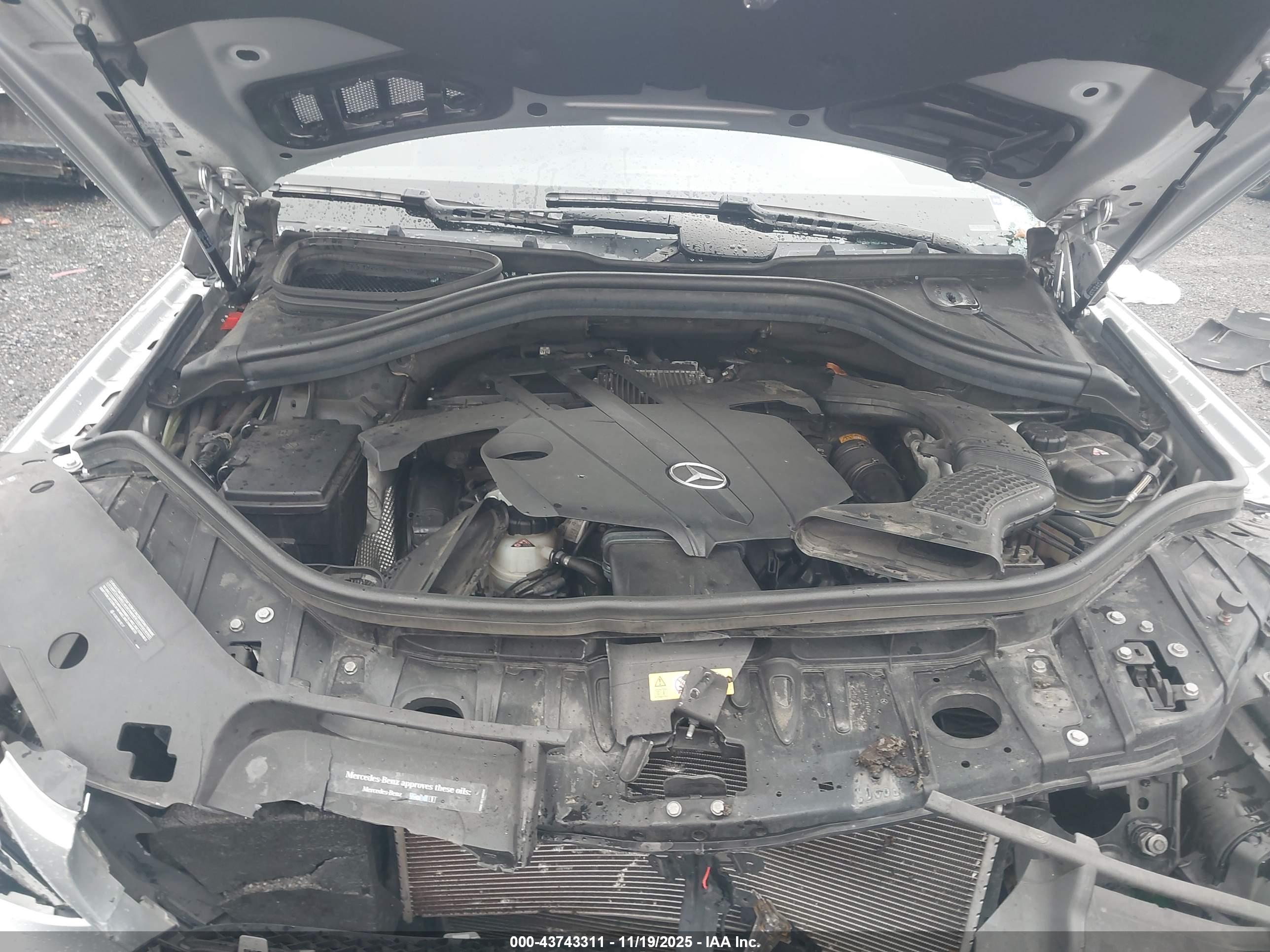 MERCEDES-BENZ GLS image 10