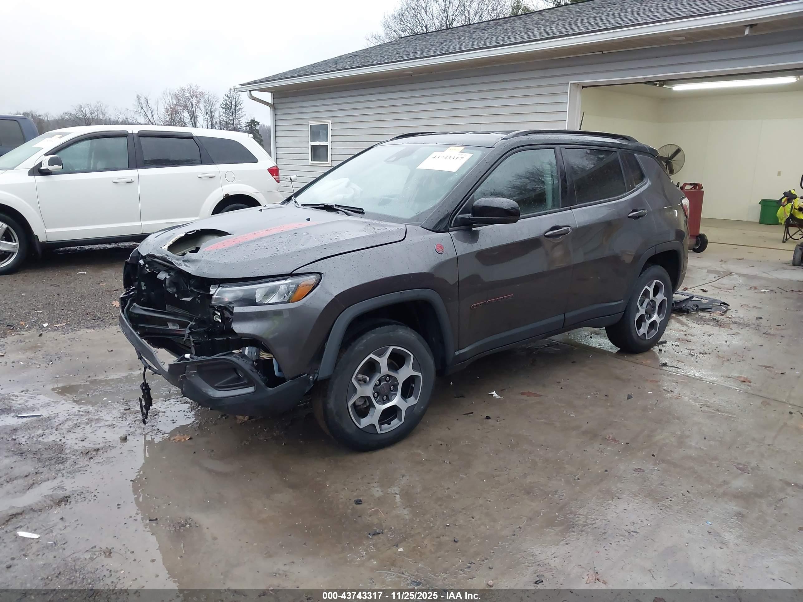 JEEP COMPASS image 2