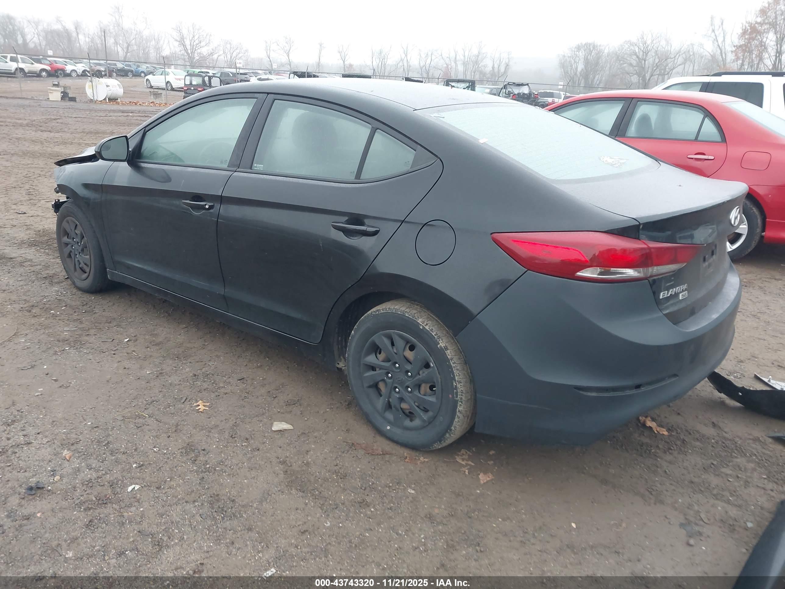 HYUNDAI ELANTRA image 3