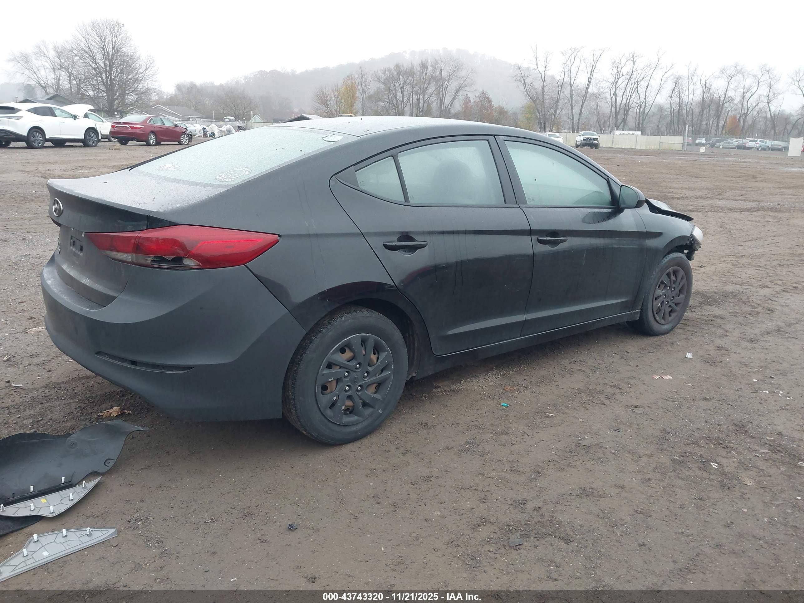 HYUNDAI ELANTRA image 4