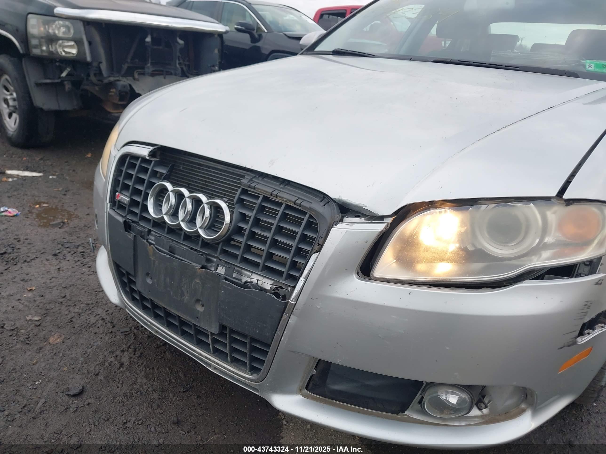 AUDI A4 image 6