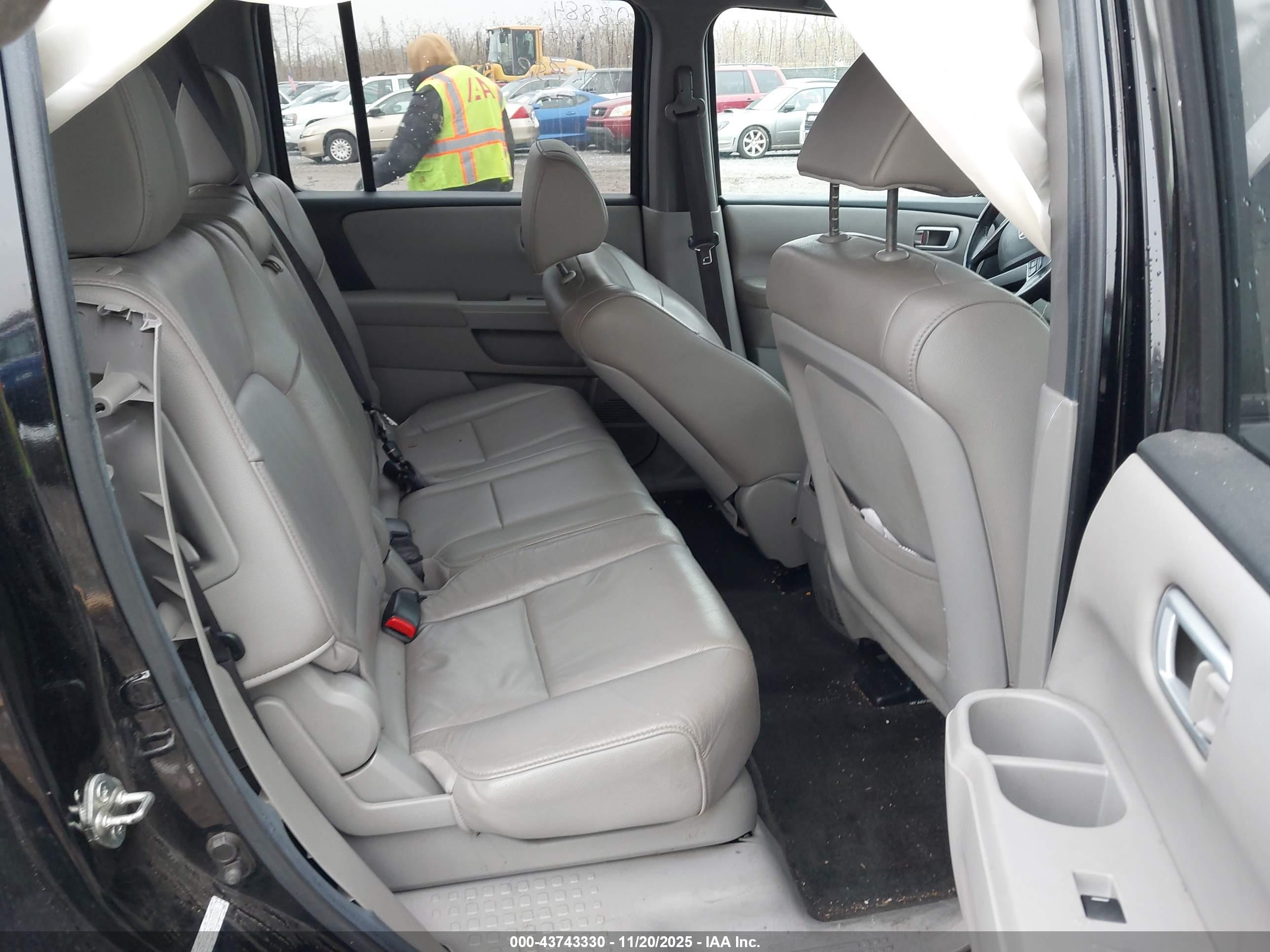 HONDA PILOT image 8