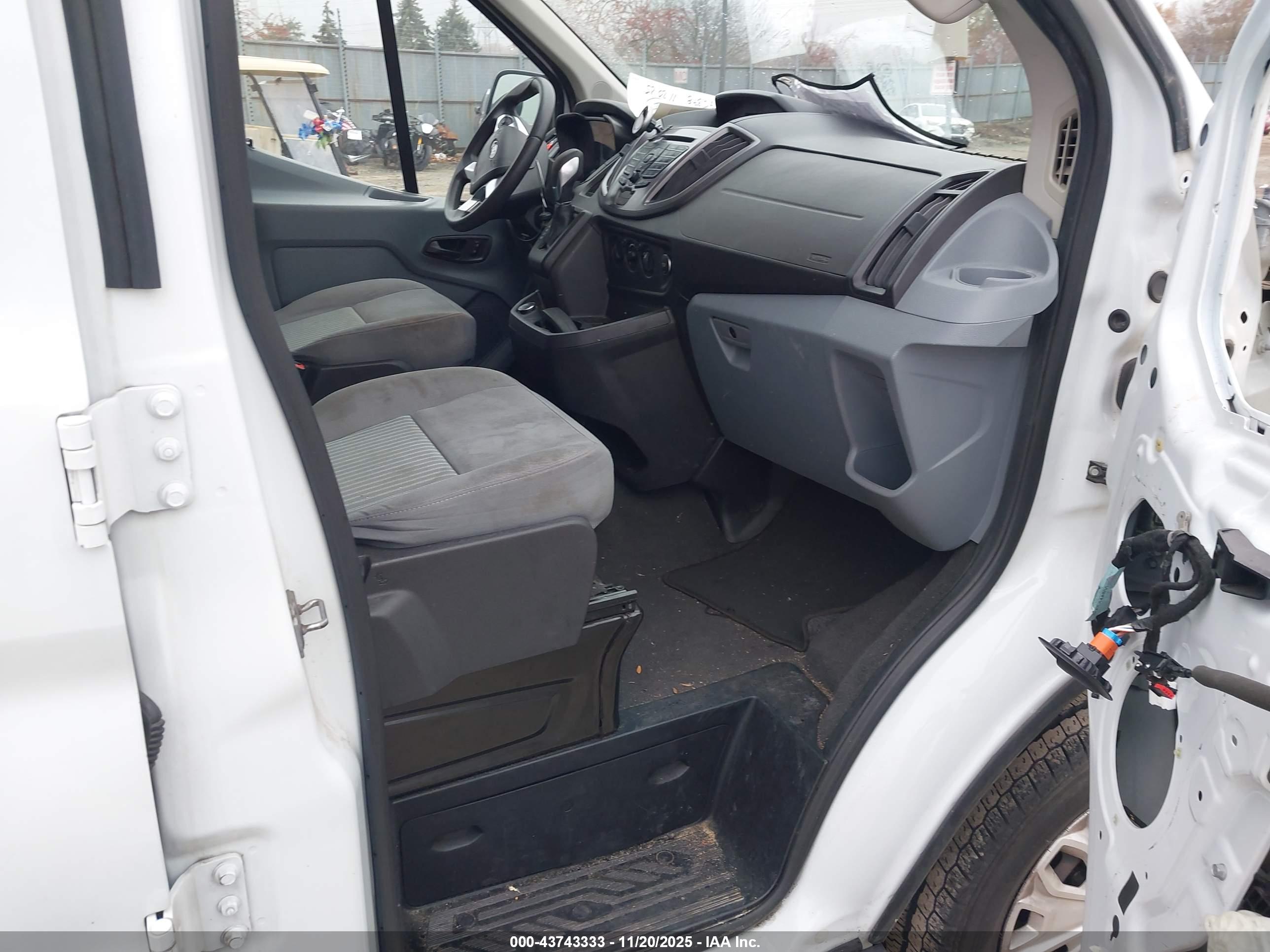 FORD TRANSIT-350 image 5