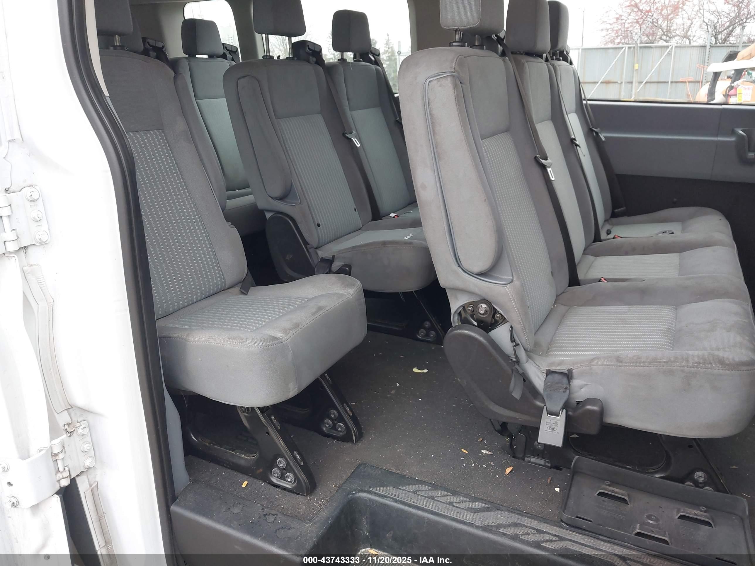 FORD TRANSIT-350 image 8