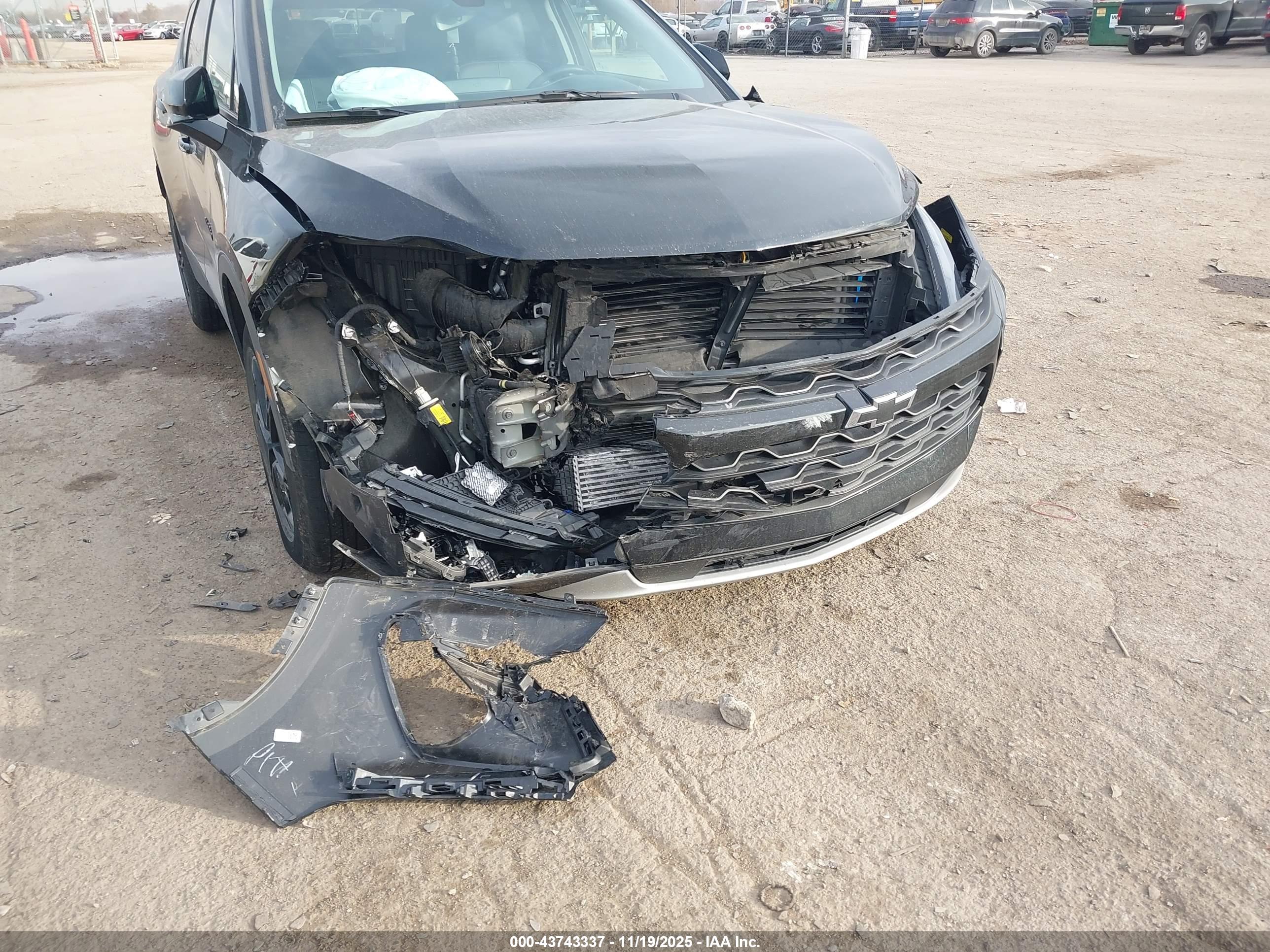 CHEVROLET BLAZER image 6