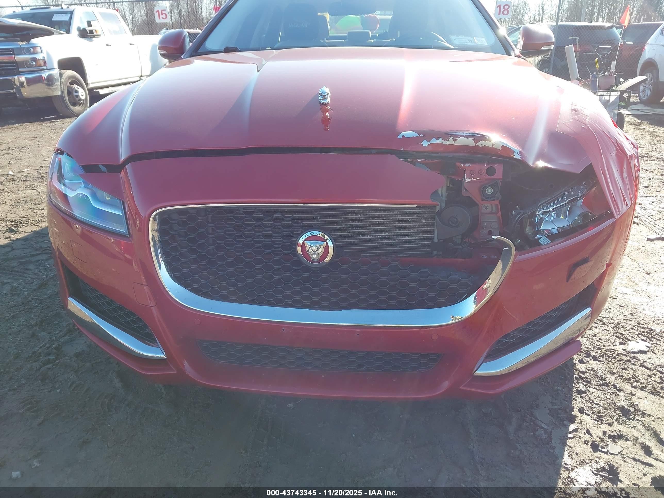 JAGUAR XF image 6