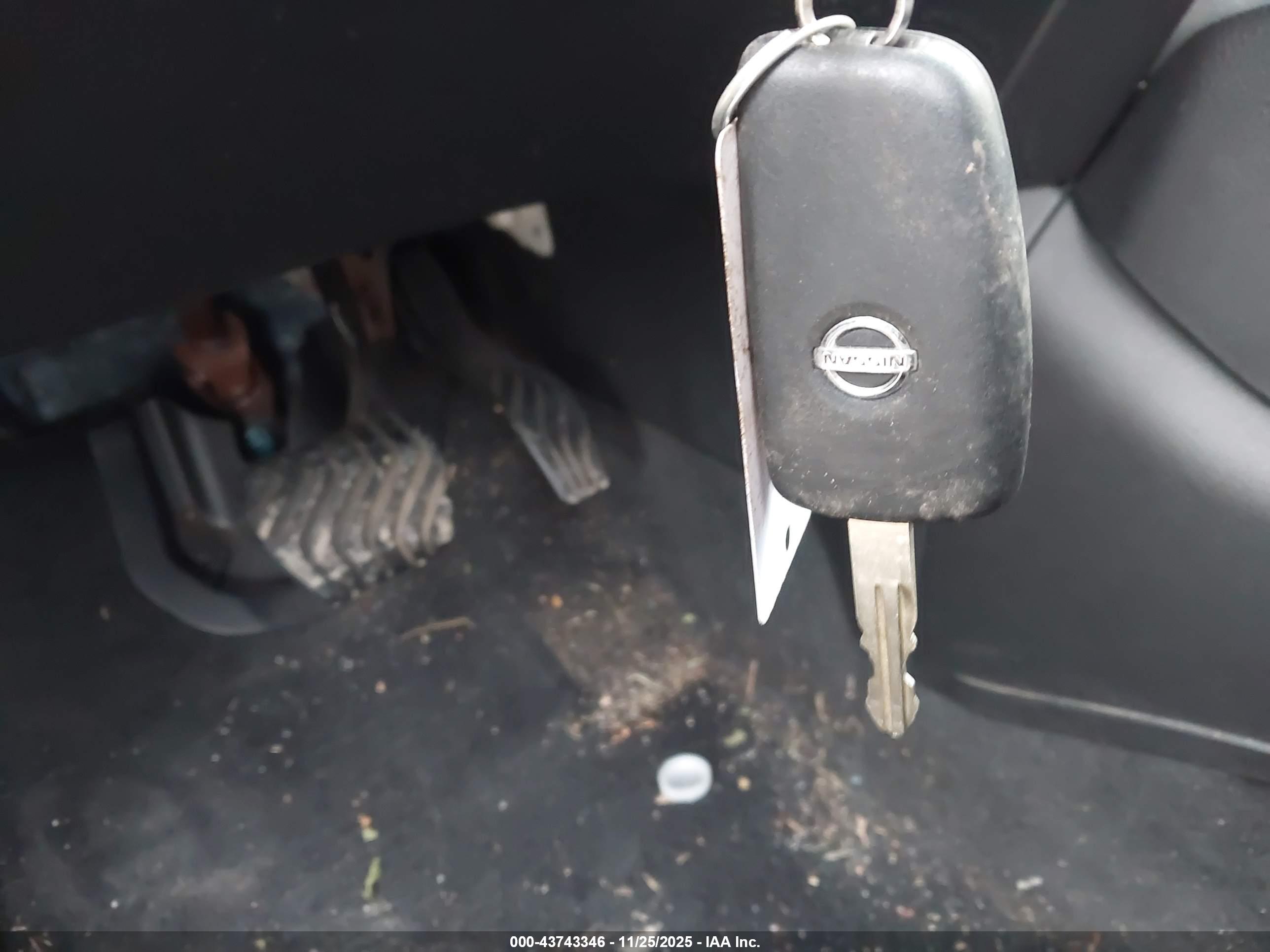 NISSAN ROGUE image 11