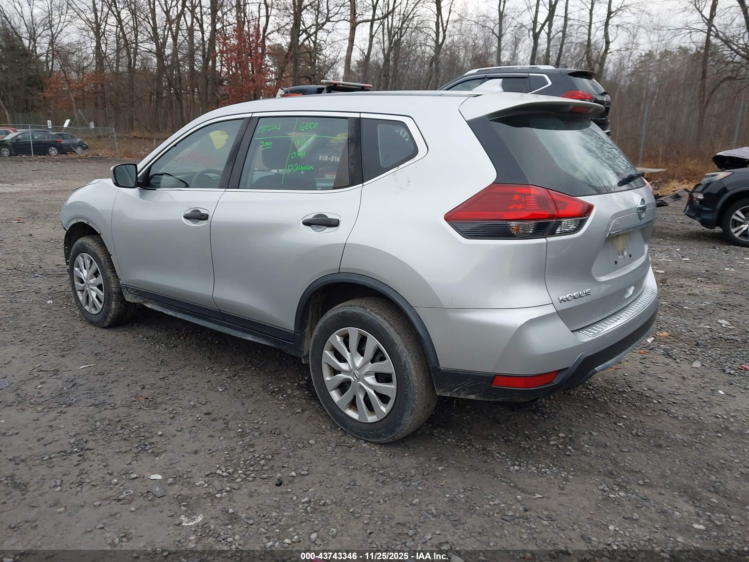 NISSAN ROGUE image 3