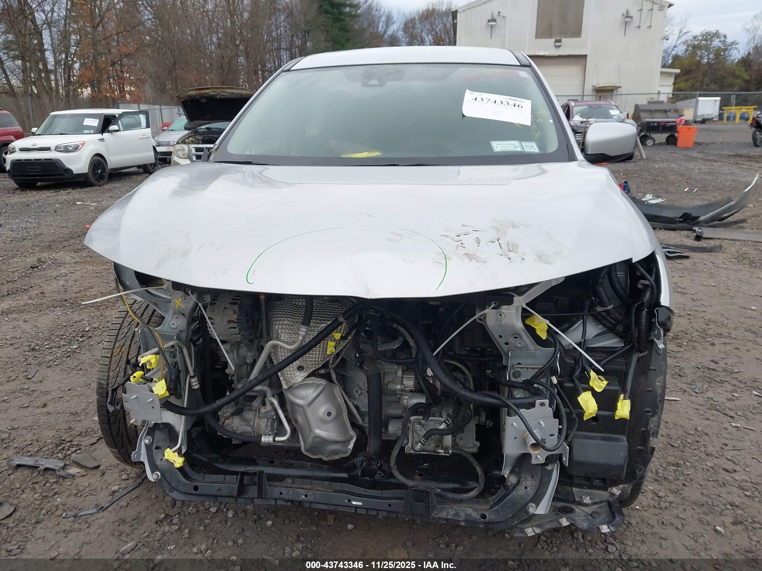 NISSAN ROGUE image 6