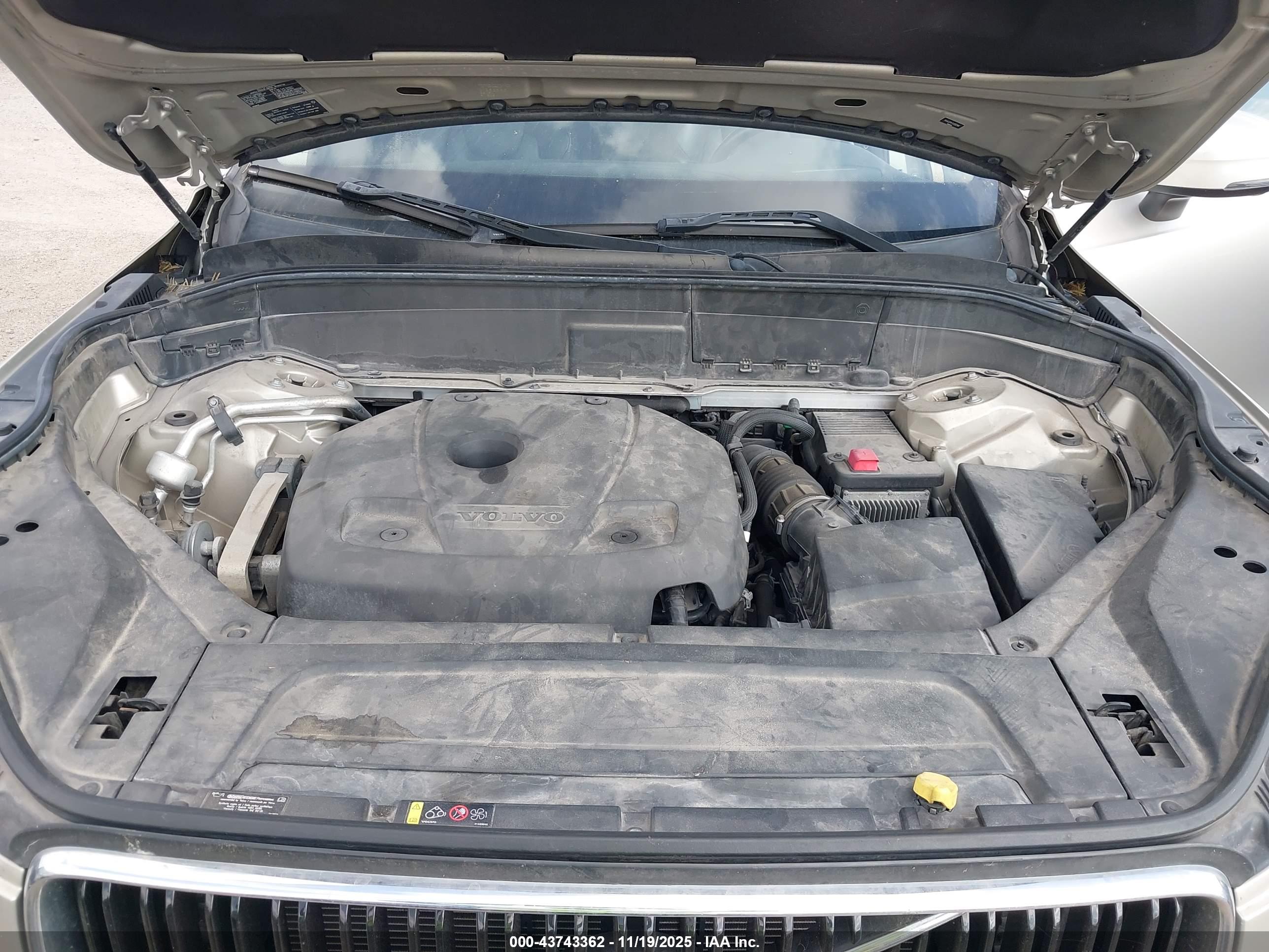VOLVO XC90 image 10