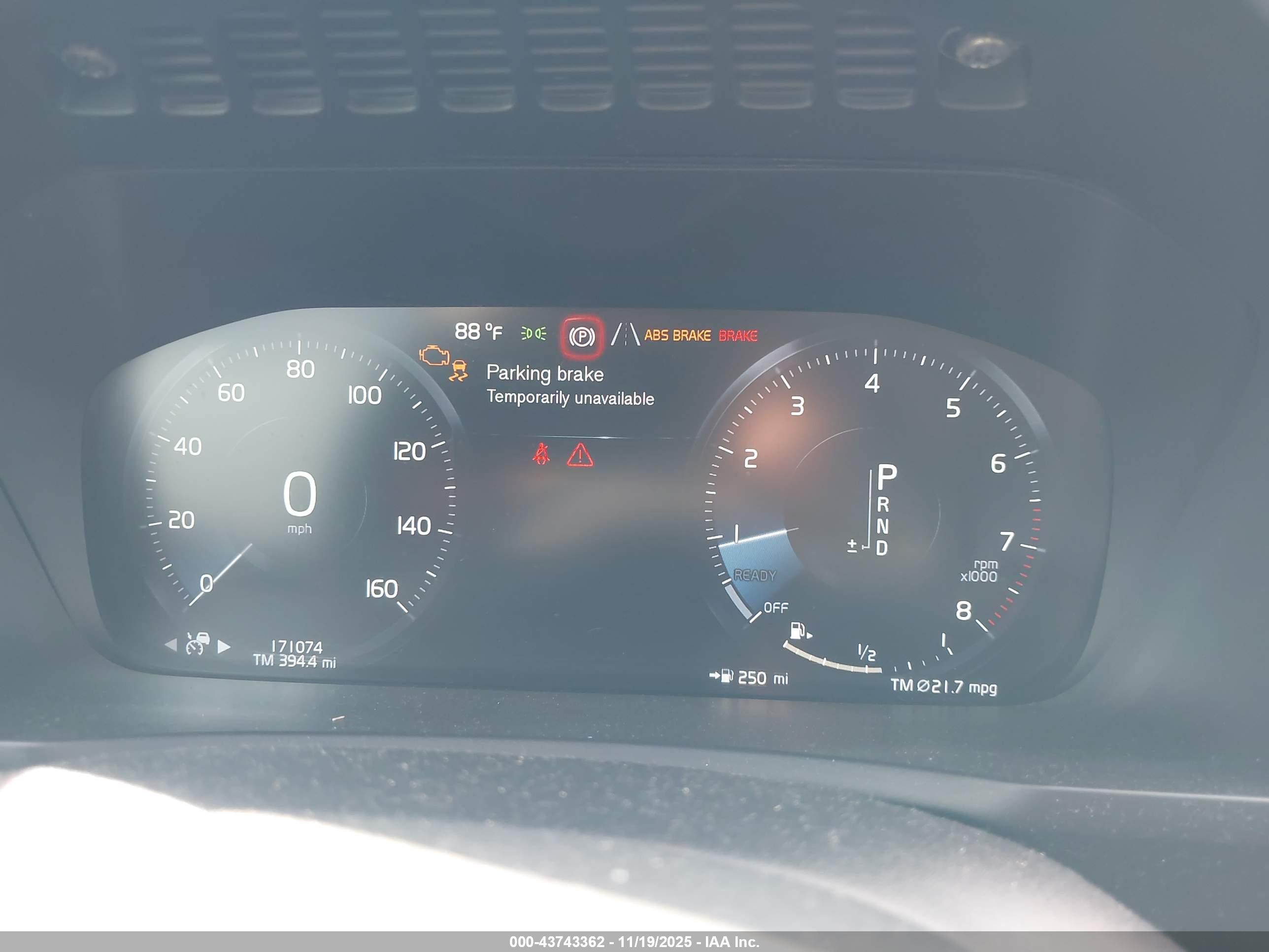 VOLVO XC90 image 7