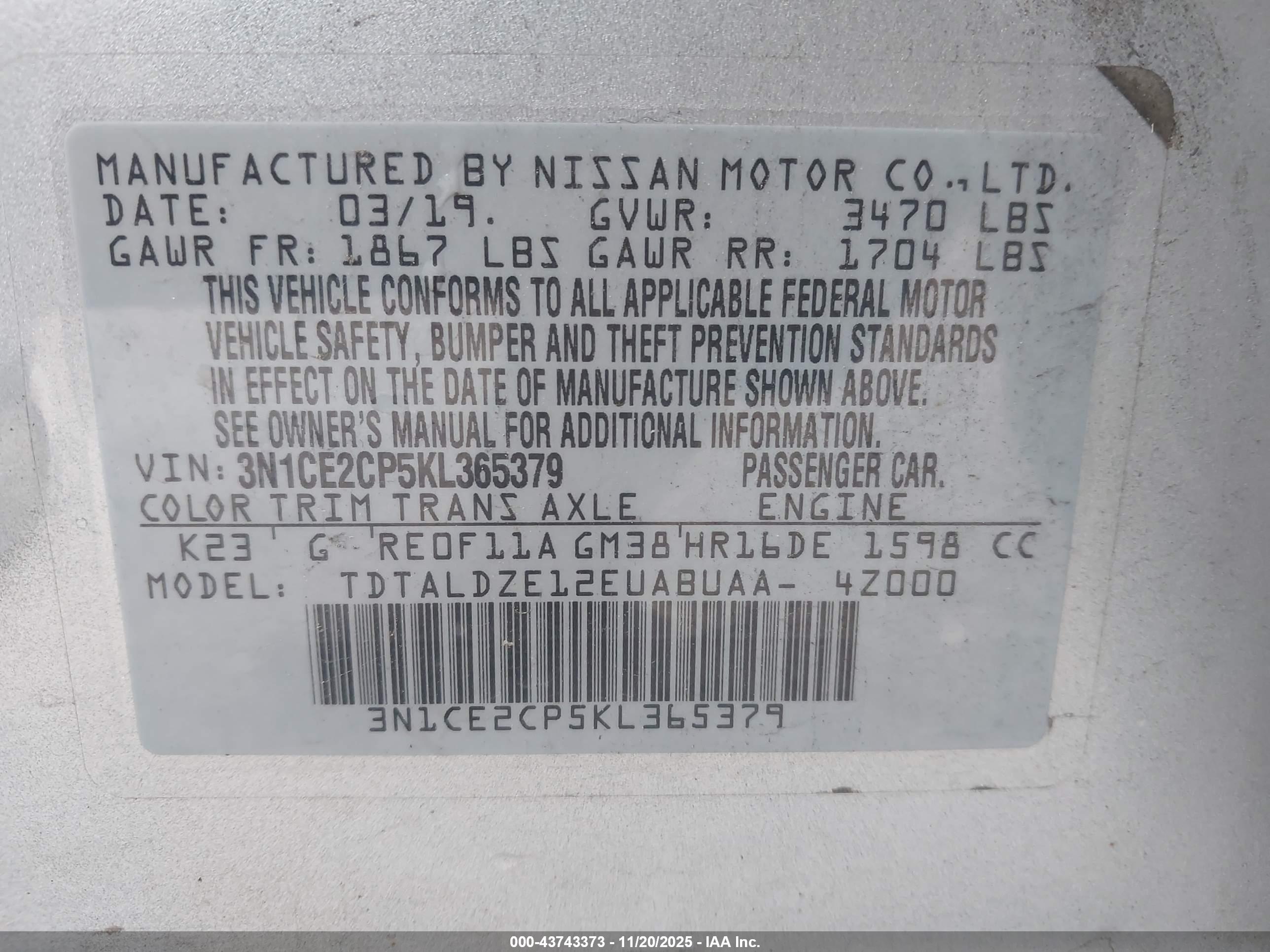 NISSAN VERSA image 9