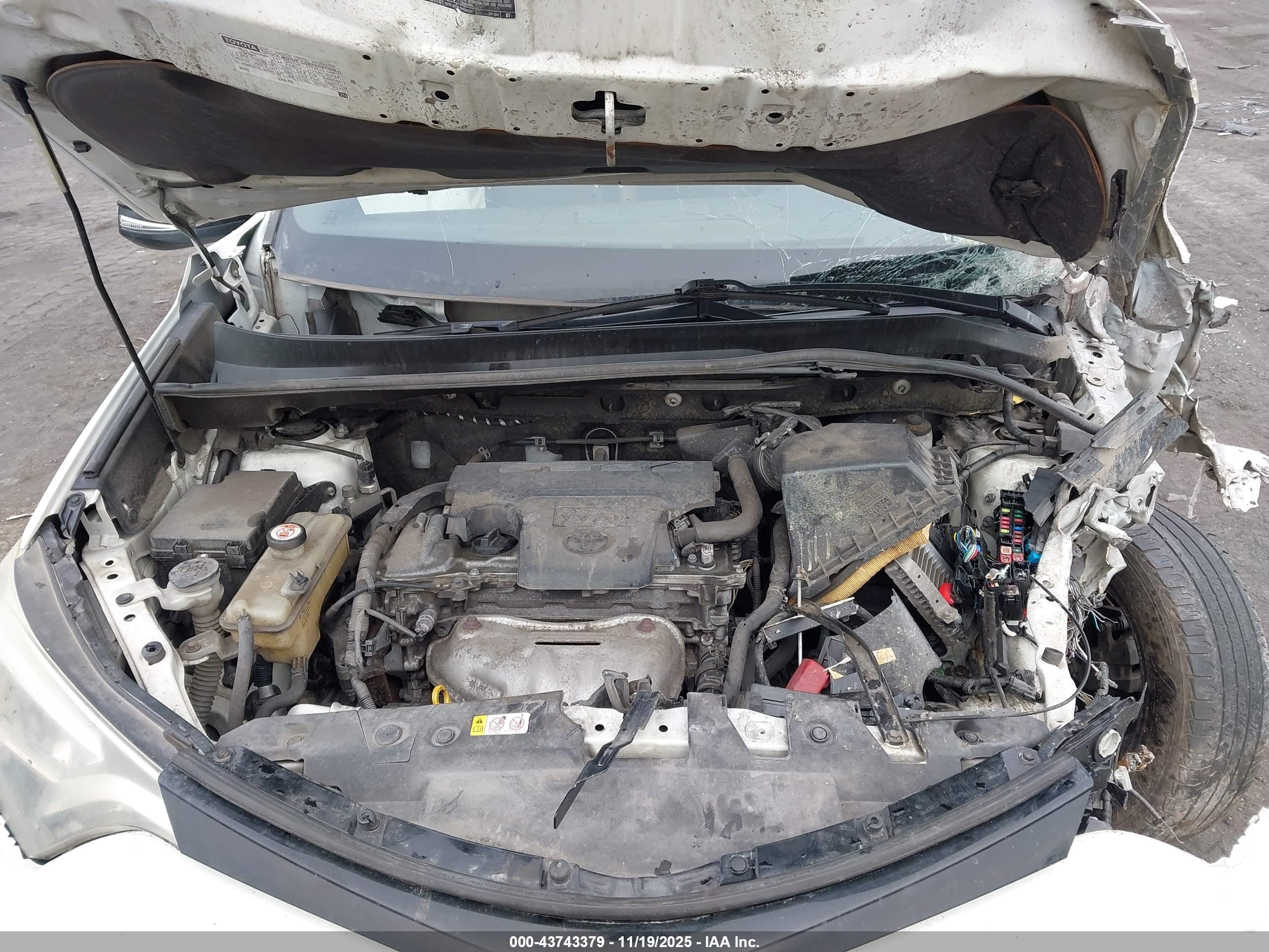 TOYOTA RAV4 image 10