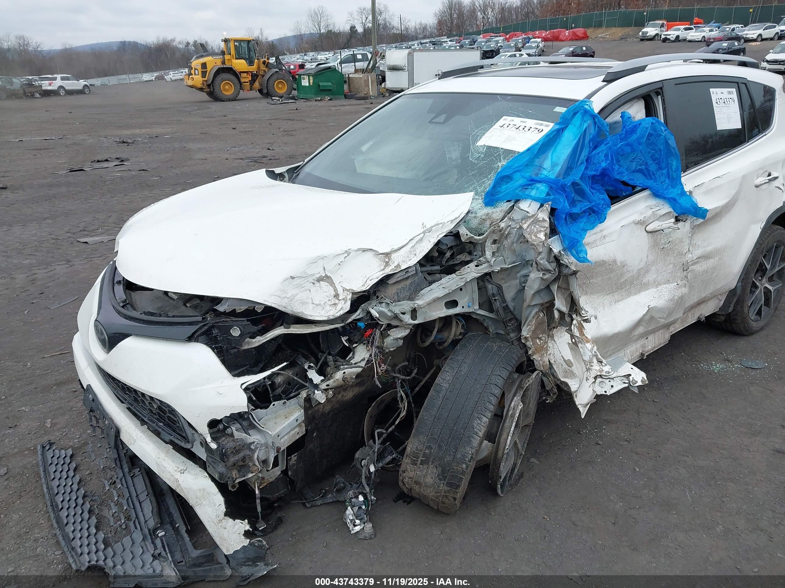 TOYOTA RAV4 image 6