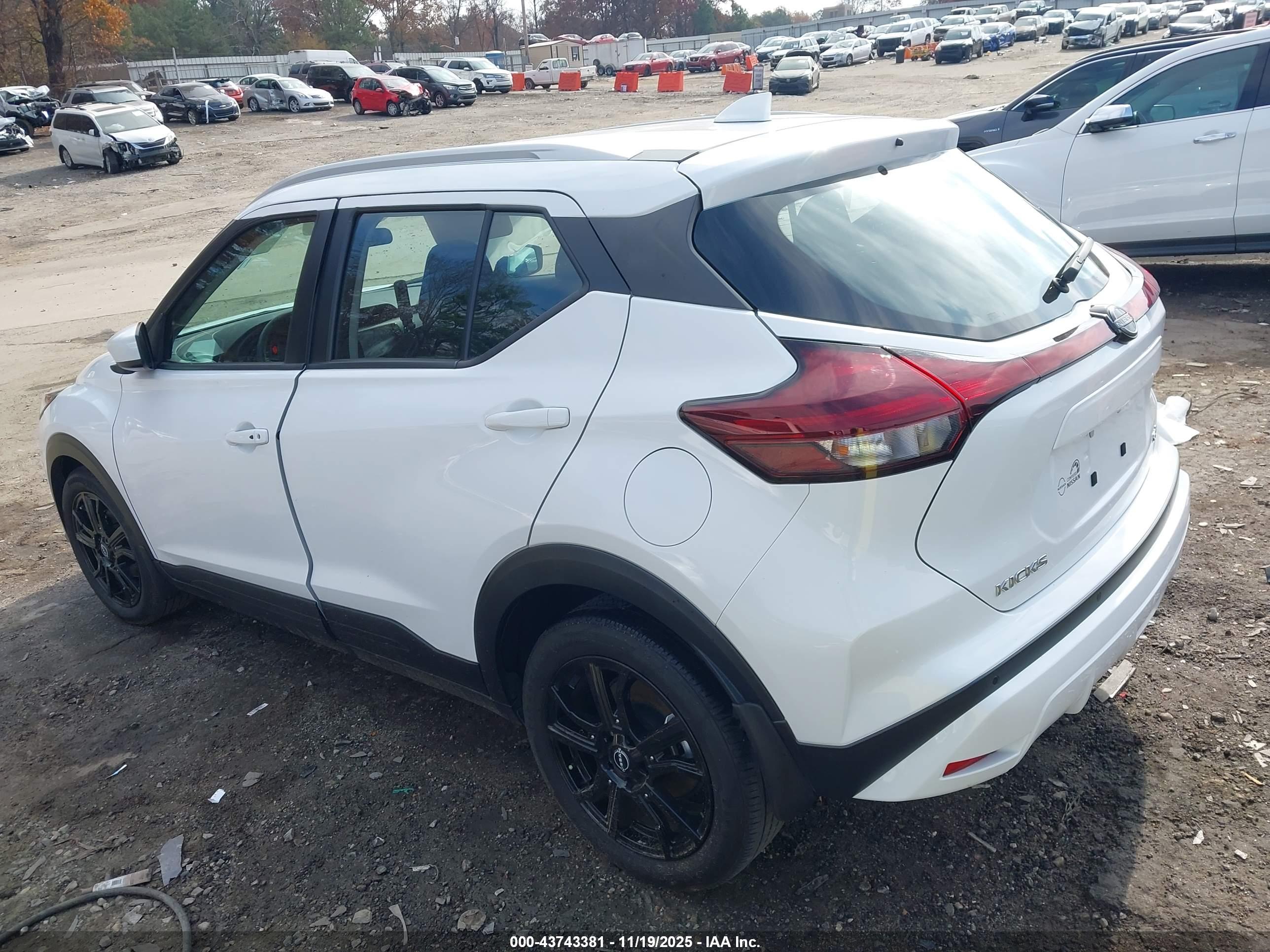 NISSAN KICKS image 3