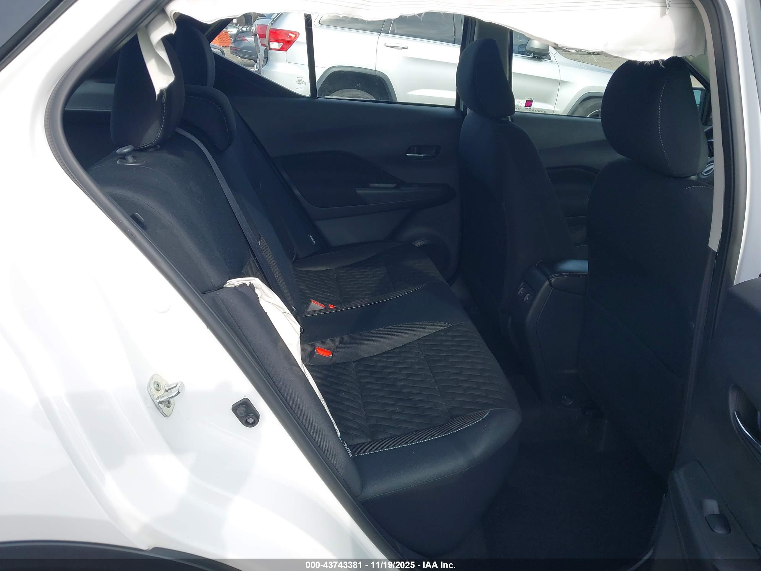 NISSAN KICKS image 8