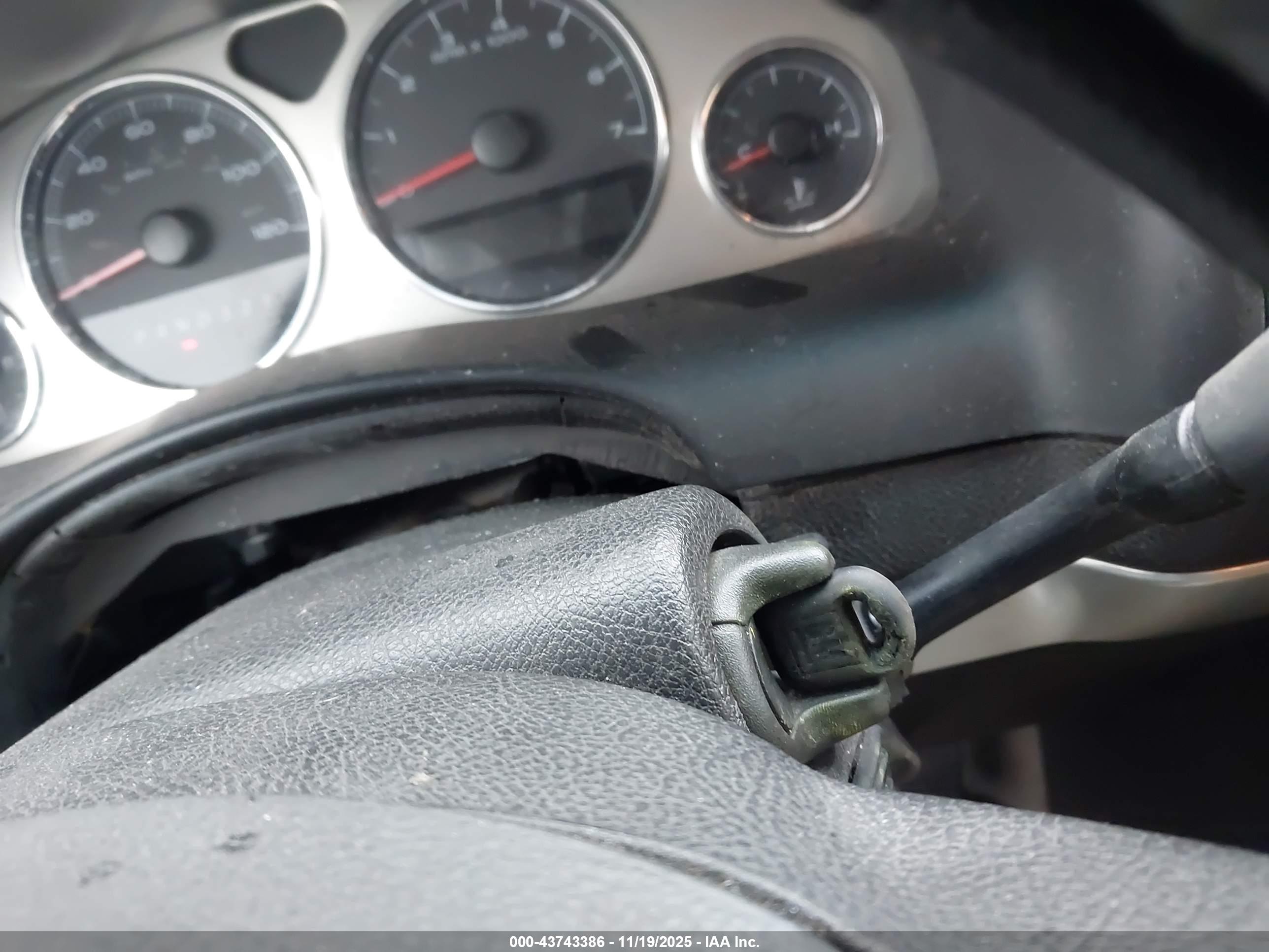 PONTIAC MONTANA image 11
