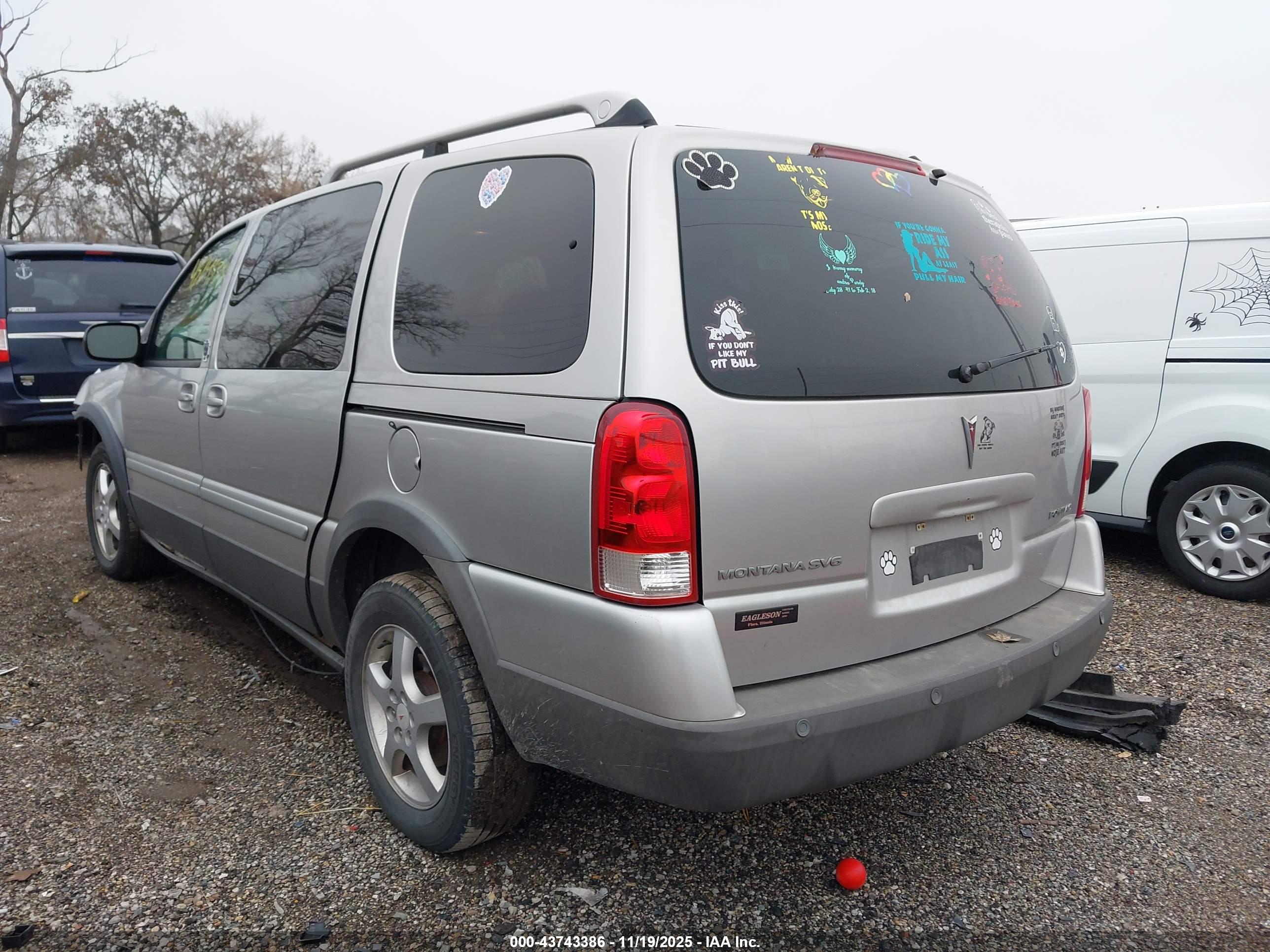 PONTIAC MONTANA image 3