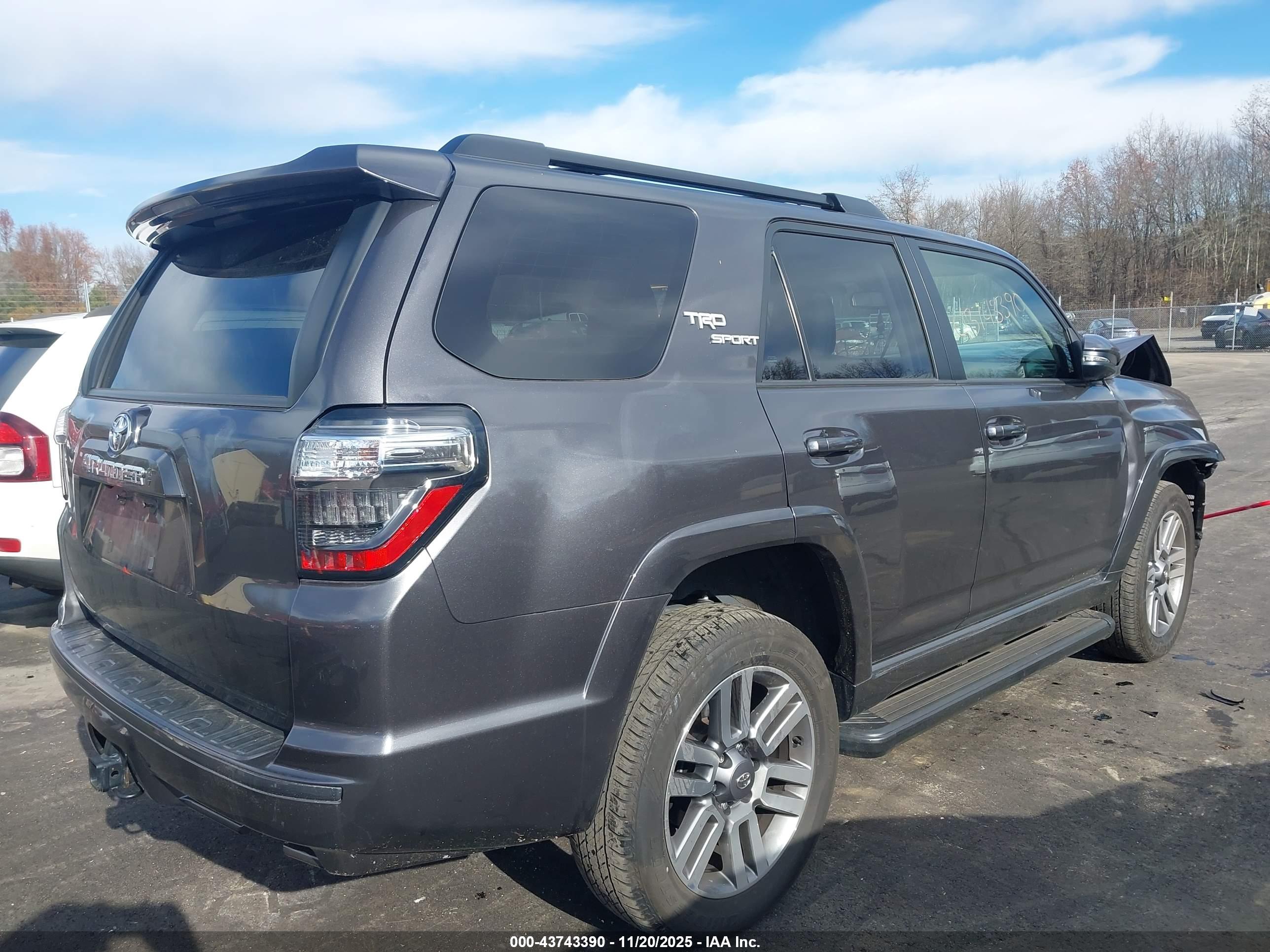 TOYOTA 4RUNNER image 4