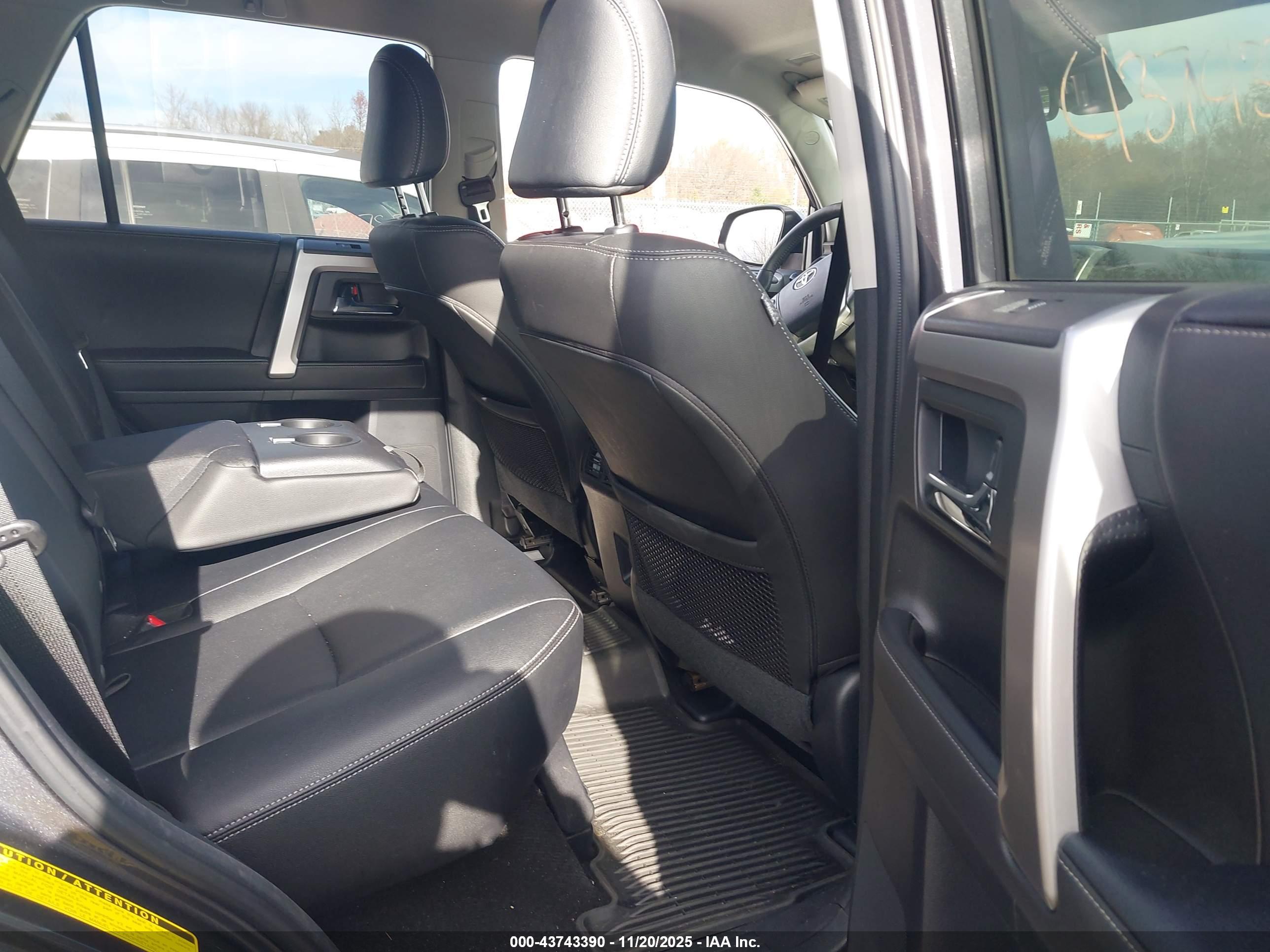 TOYOTA 4RUNNER image 8