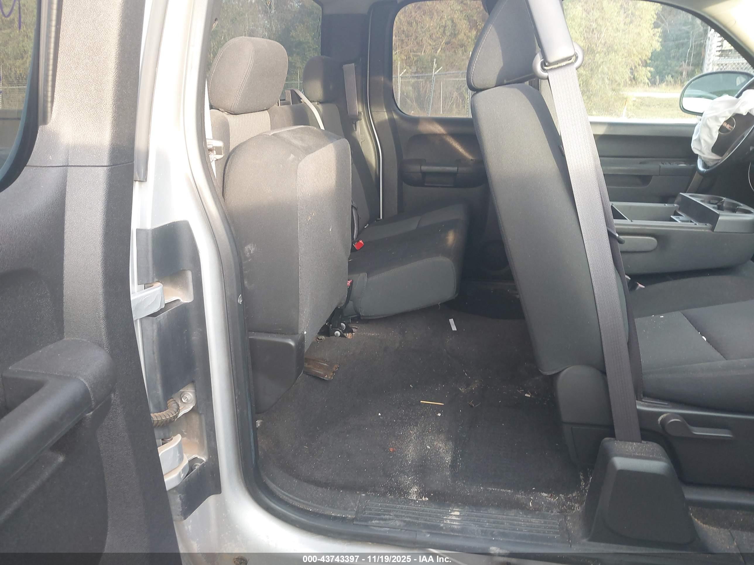 GMC SIERRA image 8