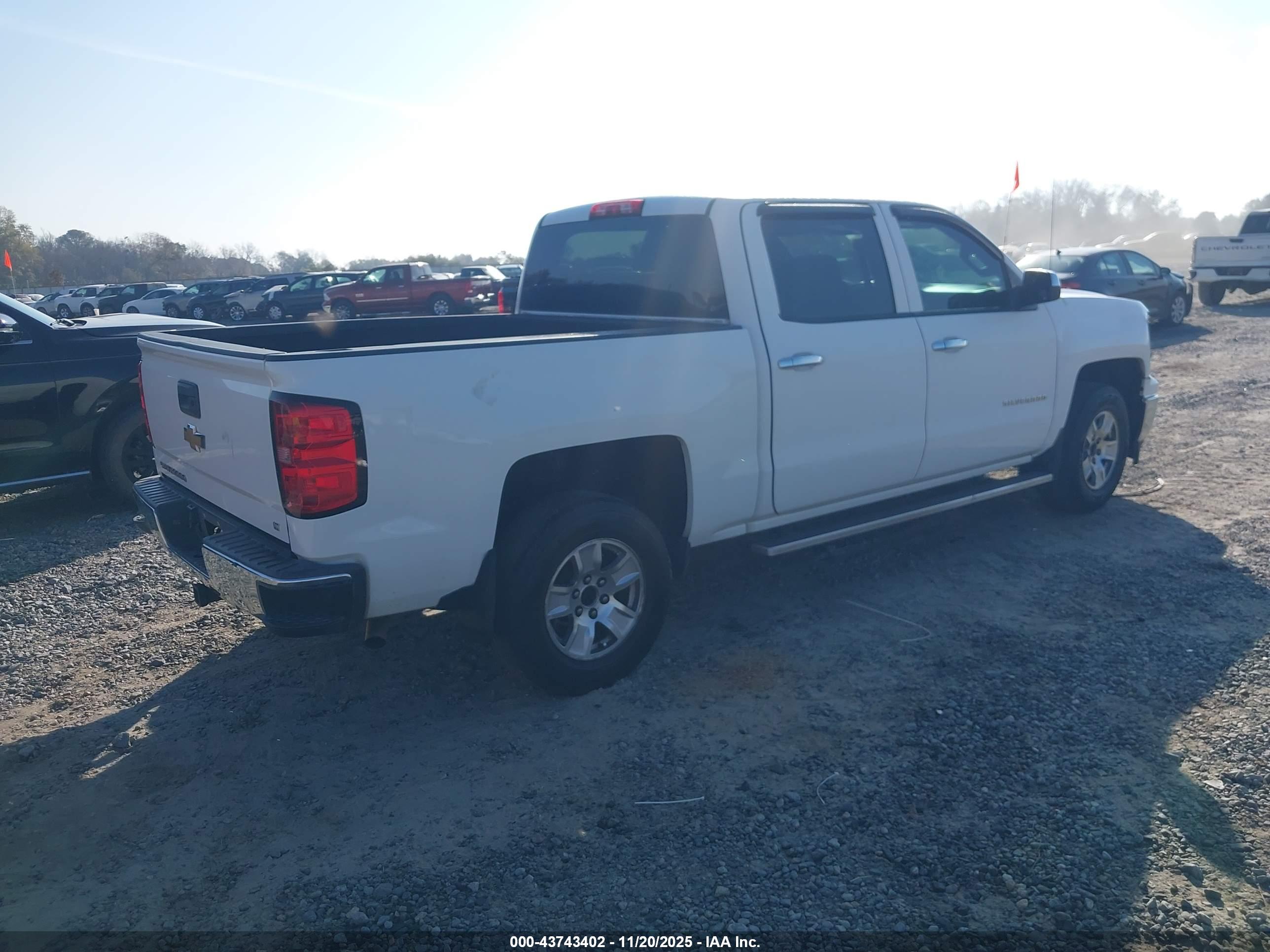 CHEVROLET SILVERADO image 4