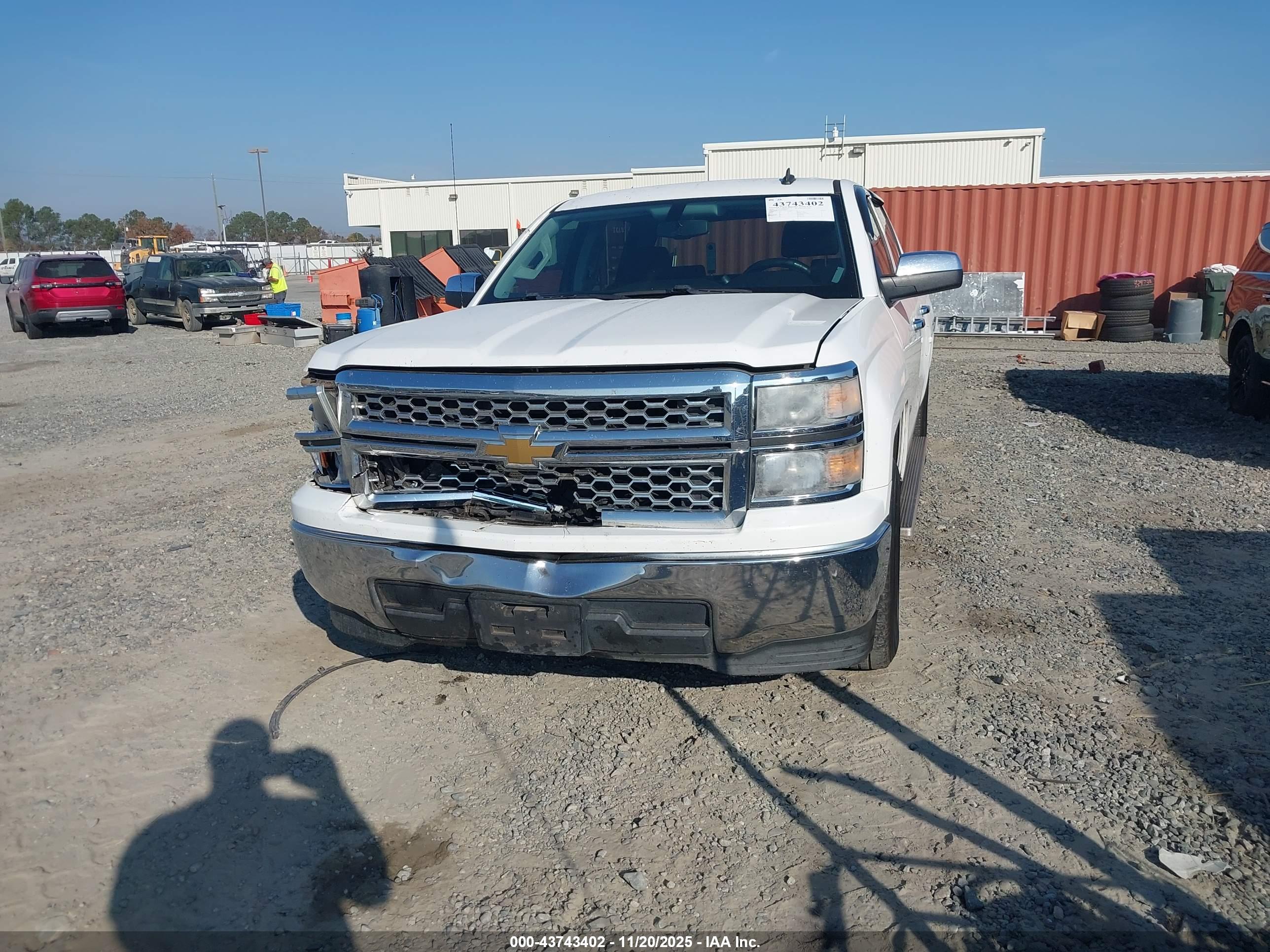 CHEVROLET SILVERADO image 6
