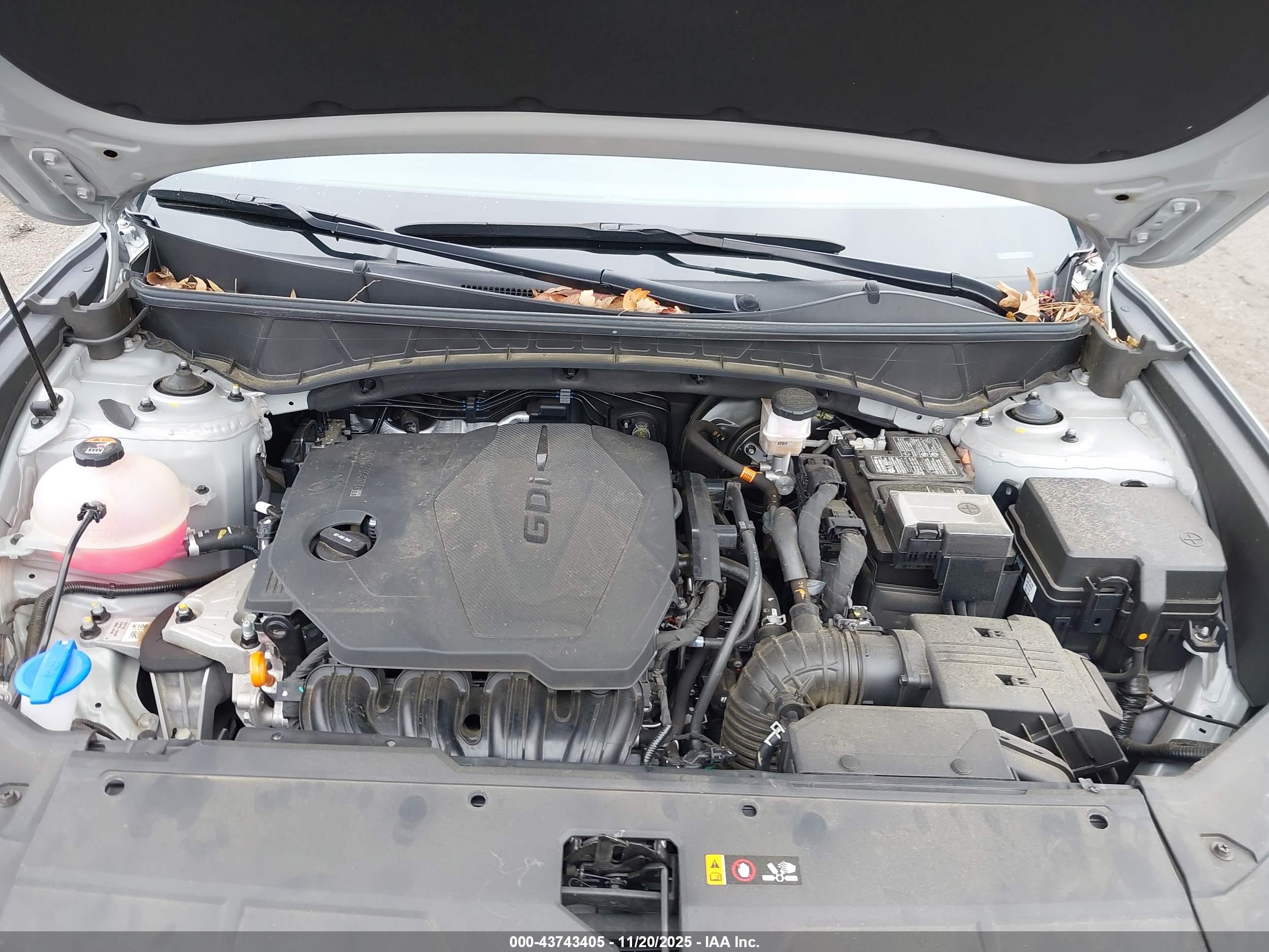 HYUNDAI TUCSON image 10