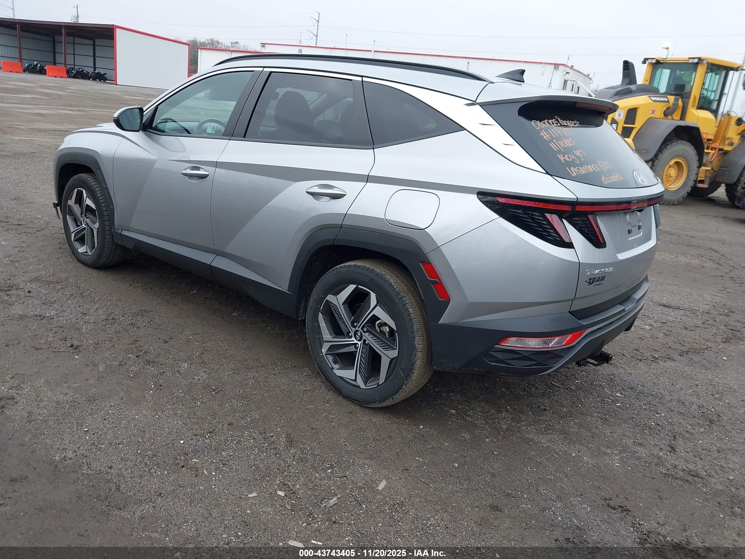 HYUNDAI TUCSON image 3