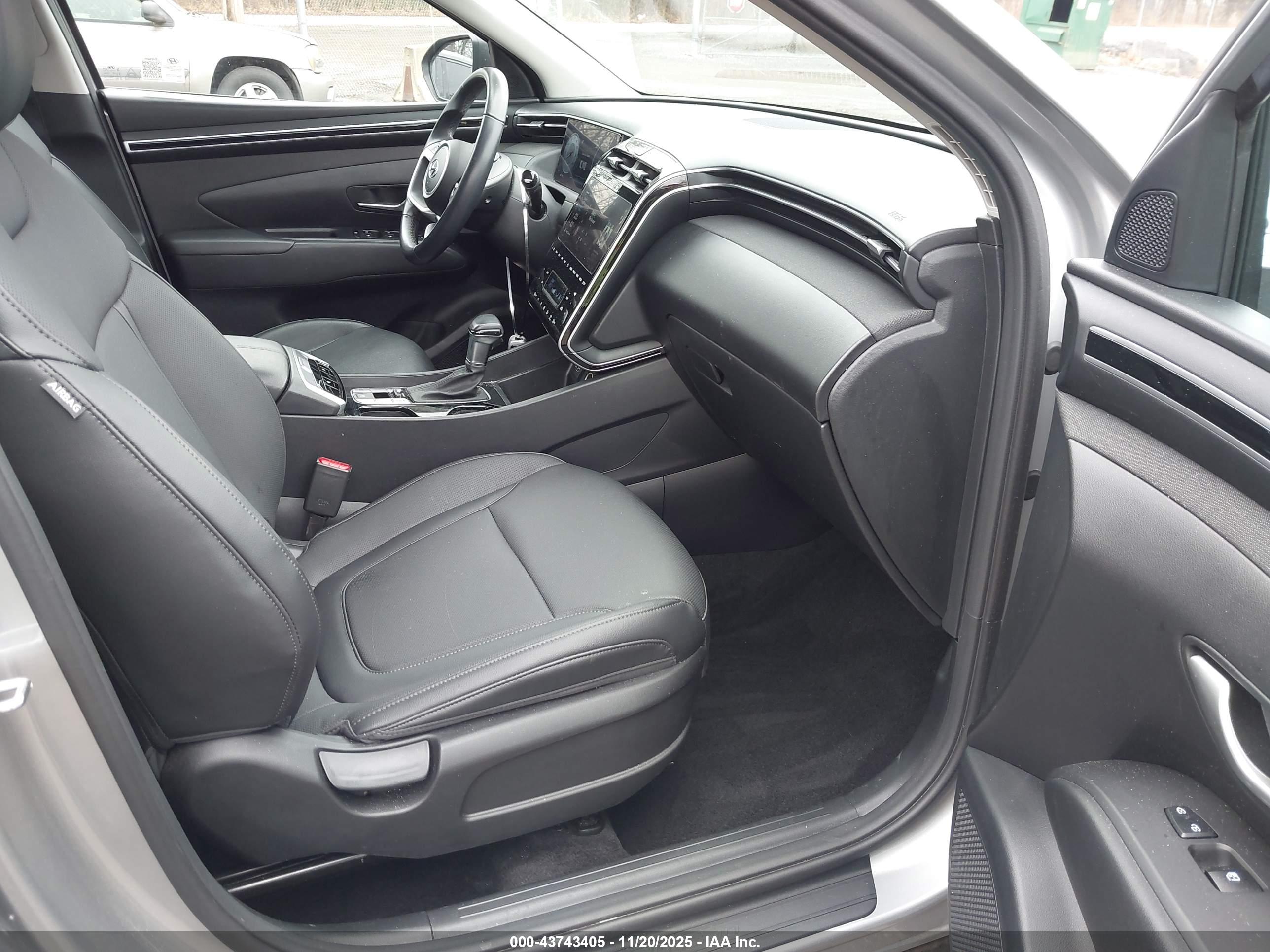 HYUNDAI TUCSON image 5