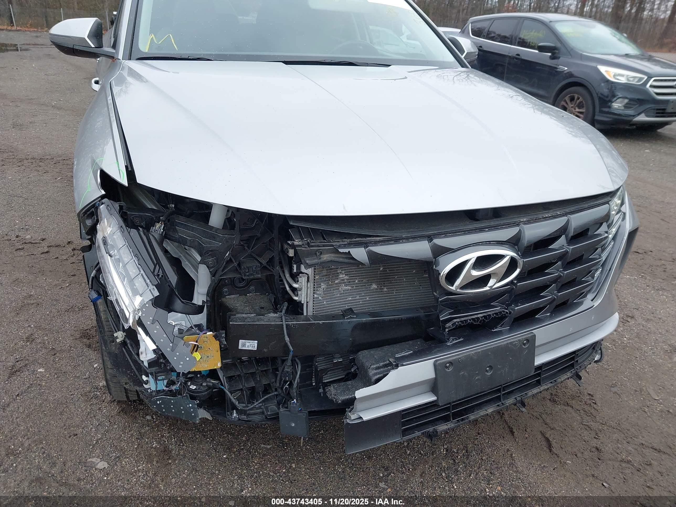 HYUNDAI TUCSON image 6