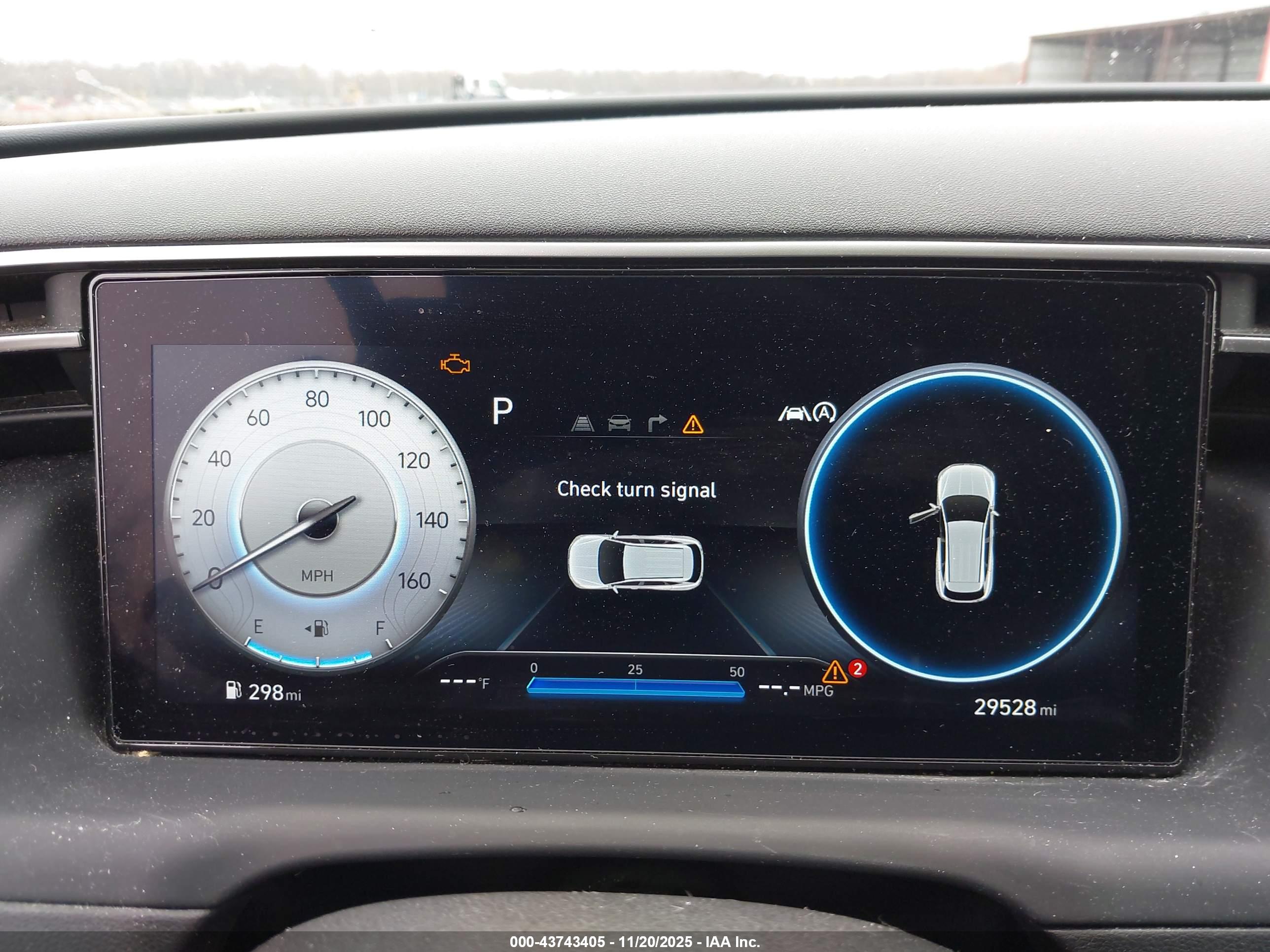 HYUNDAI TUCSON image 7