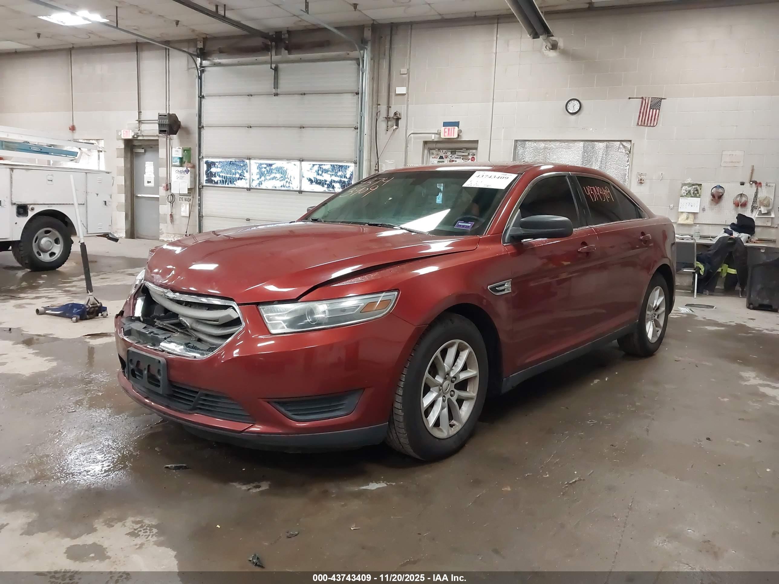 FORD TAURUS image 2