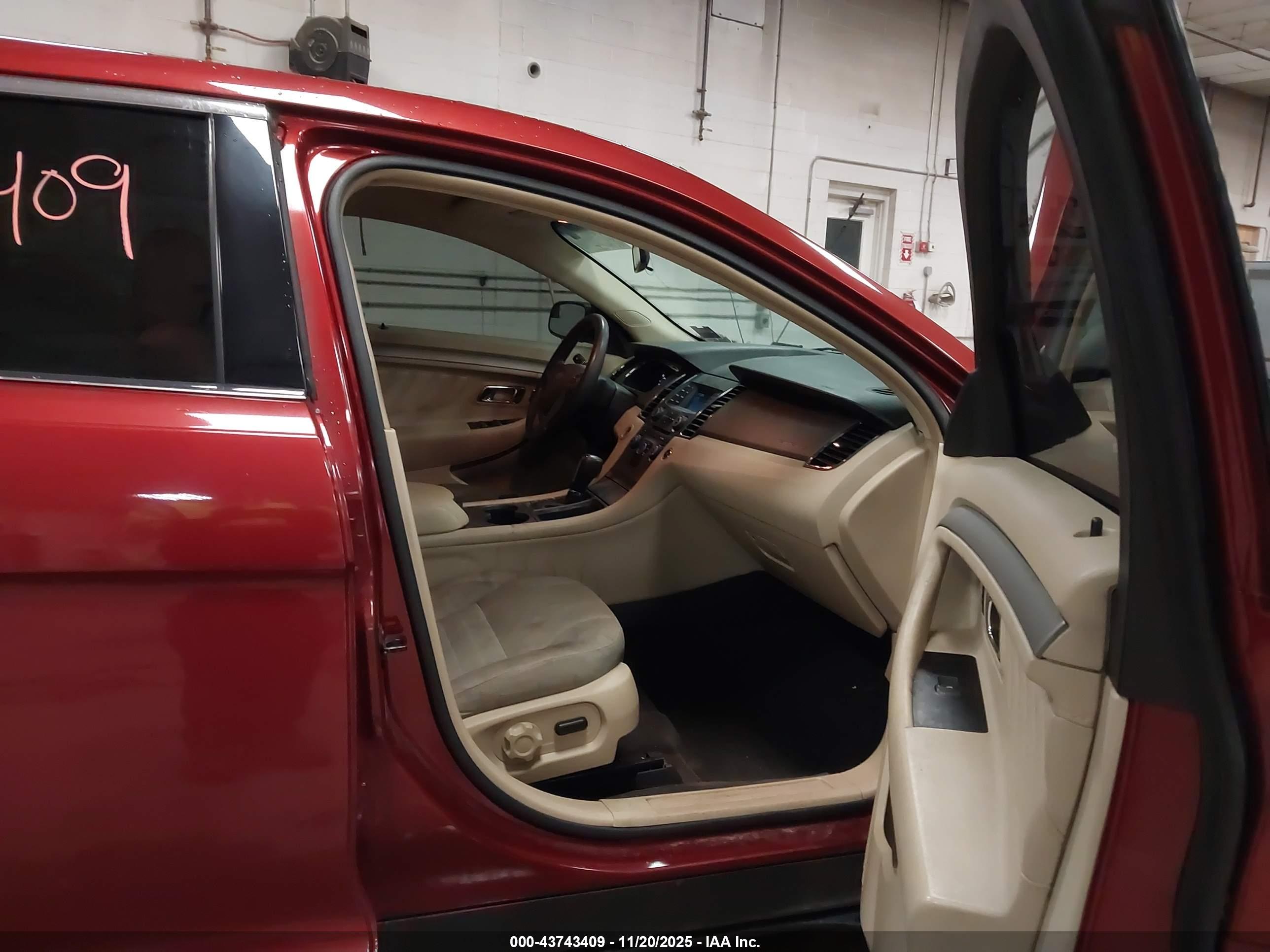 FORD TAURUS image 5