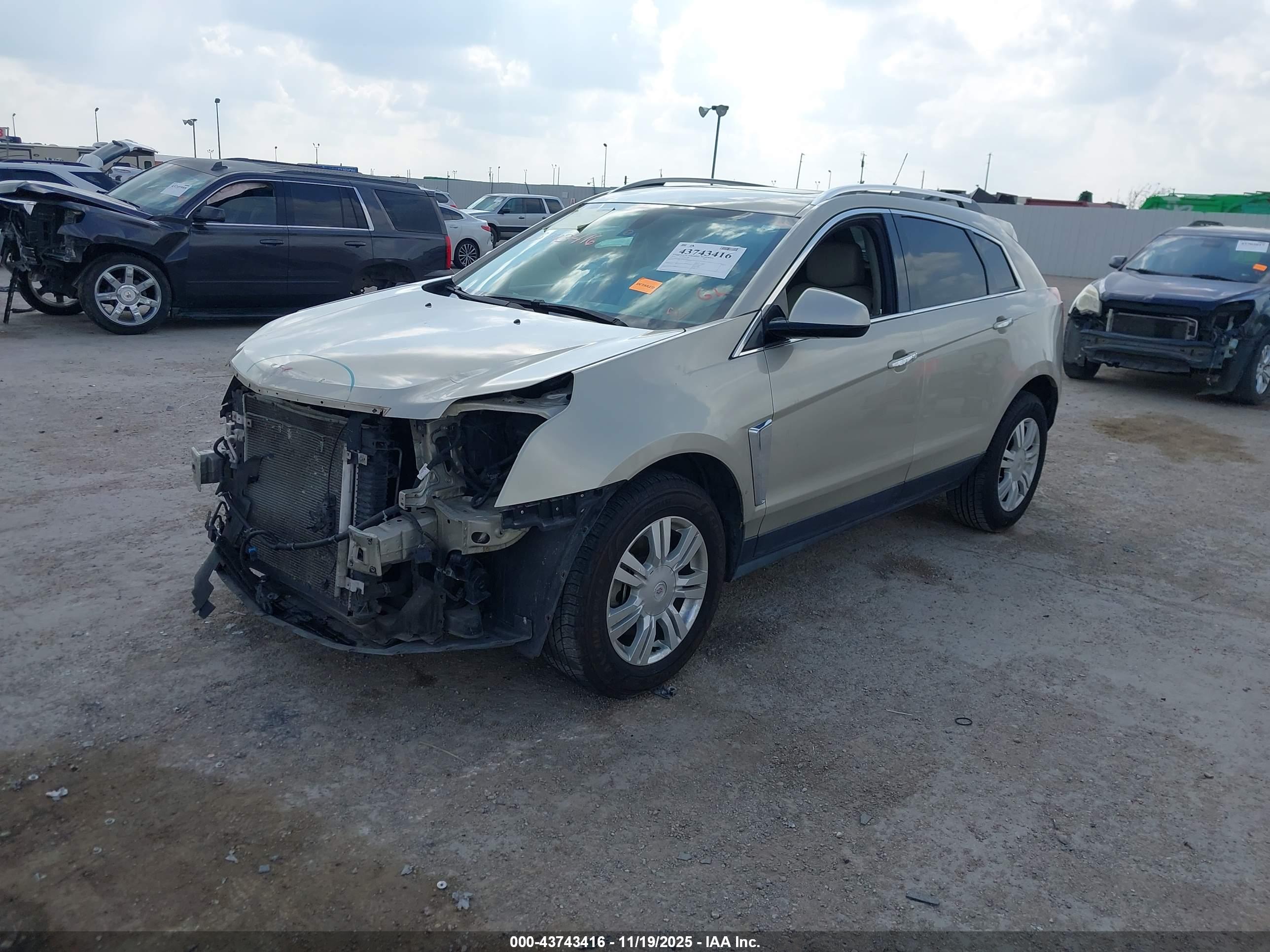 CADILLAC SRX image 2
