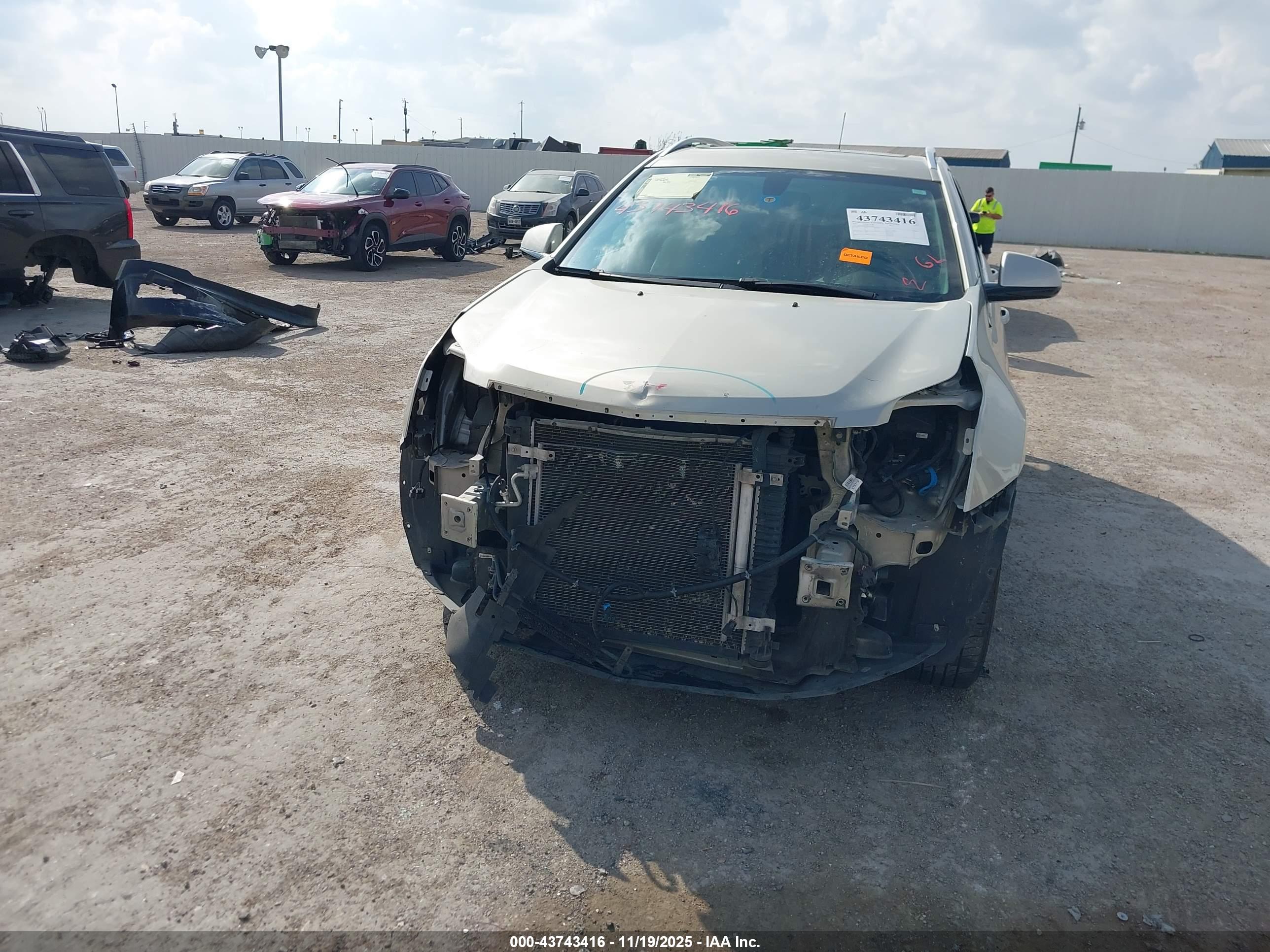 CADILLAC SRX image 6