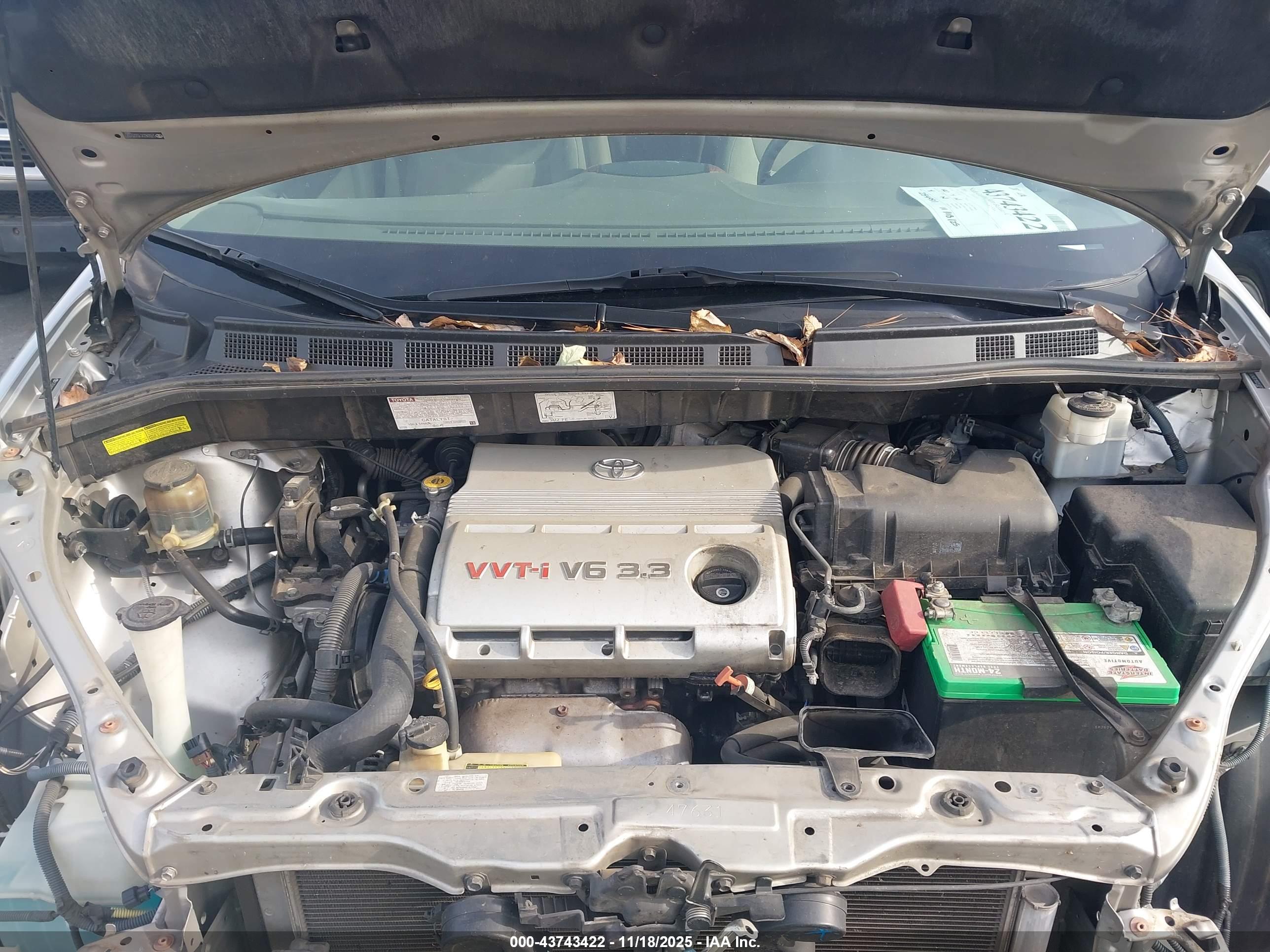 TOYOTA SIENNA image 10