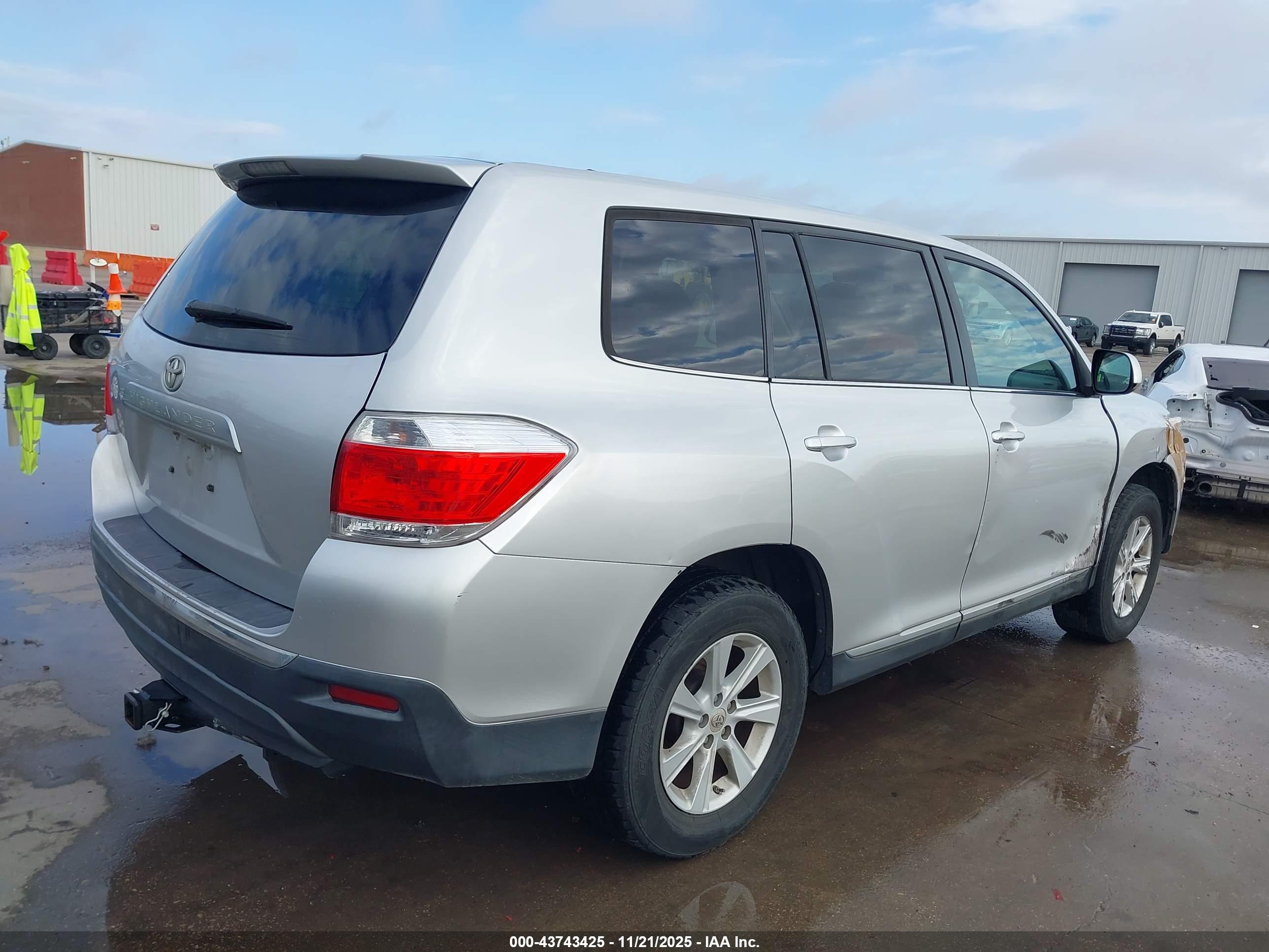TOYOTA HIGHLANDER image 4