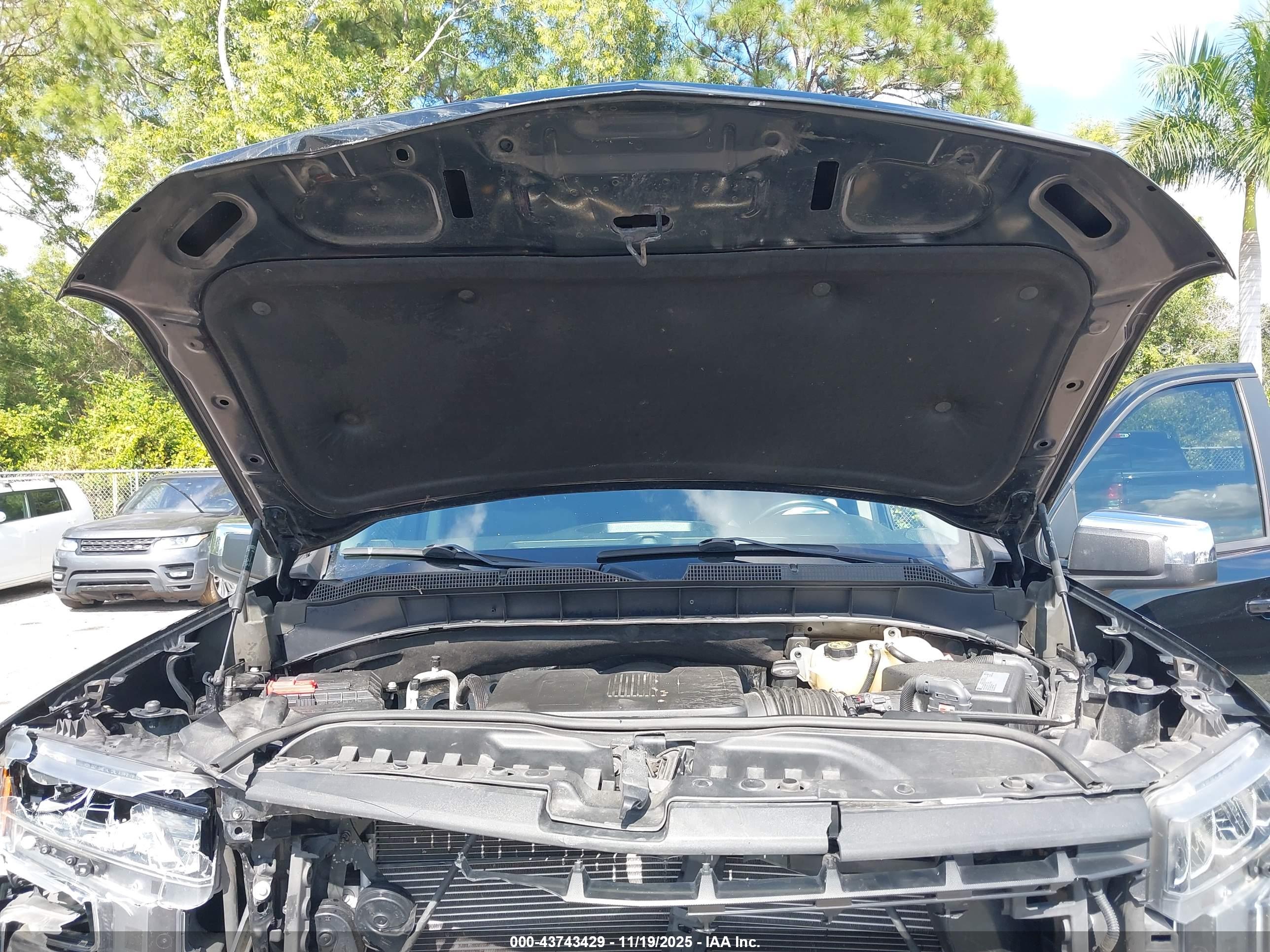 CHEVROLET SILVERADO image 10