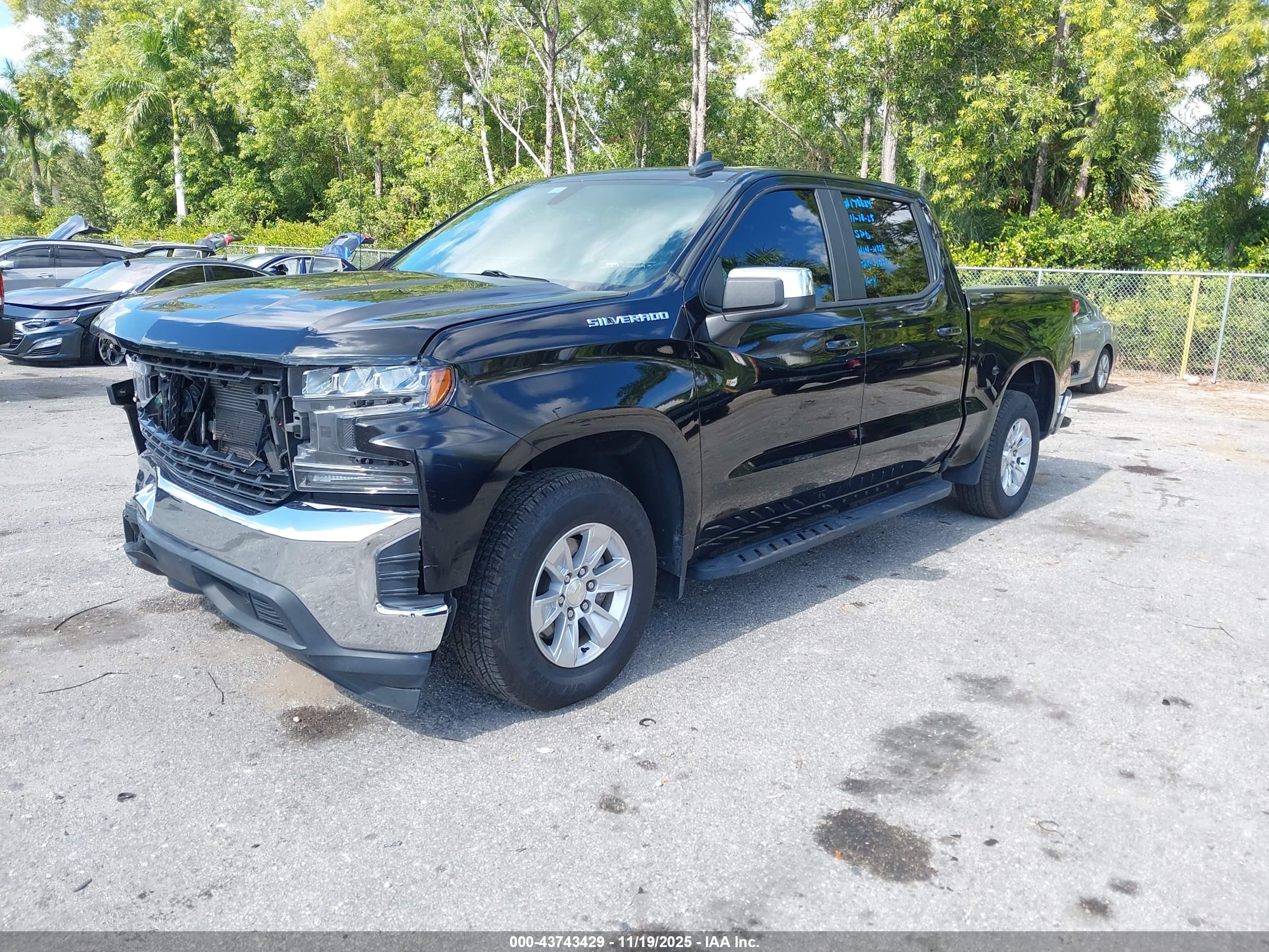 CHEVROLET SILVERADO image 2