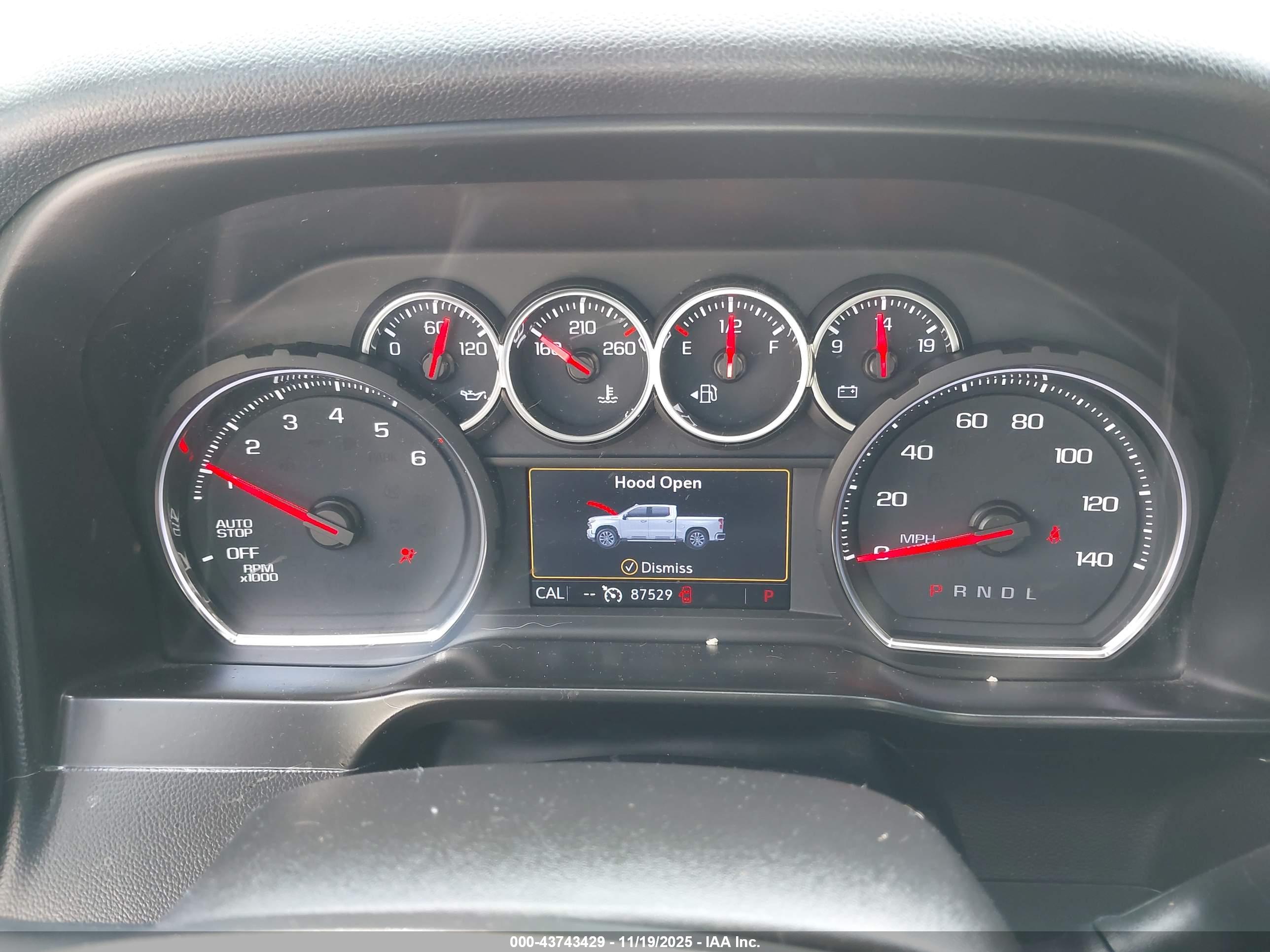 CHEVROLET SILVERADO image 7