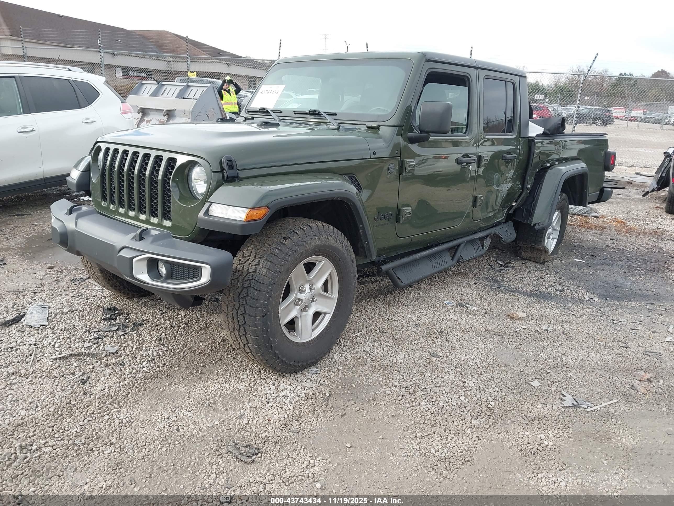 JEEP GLADIATOR image 2