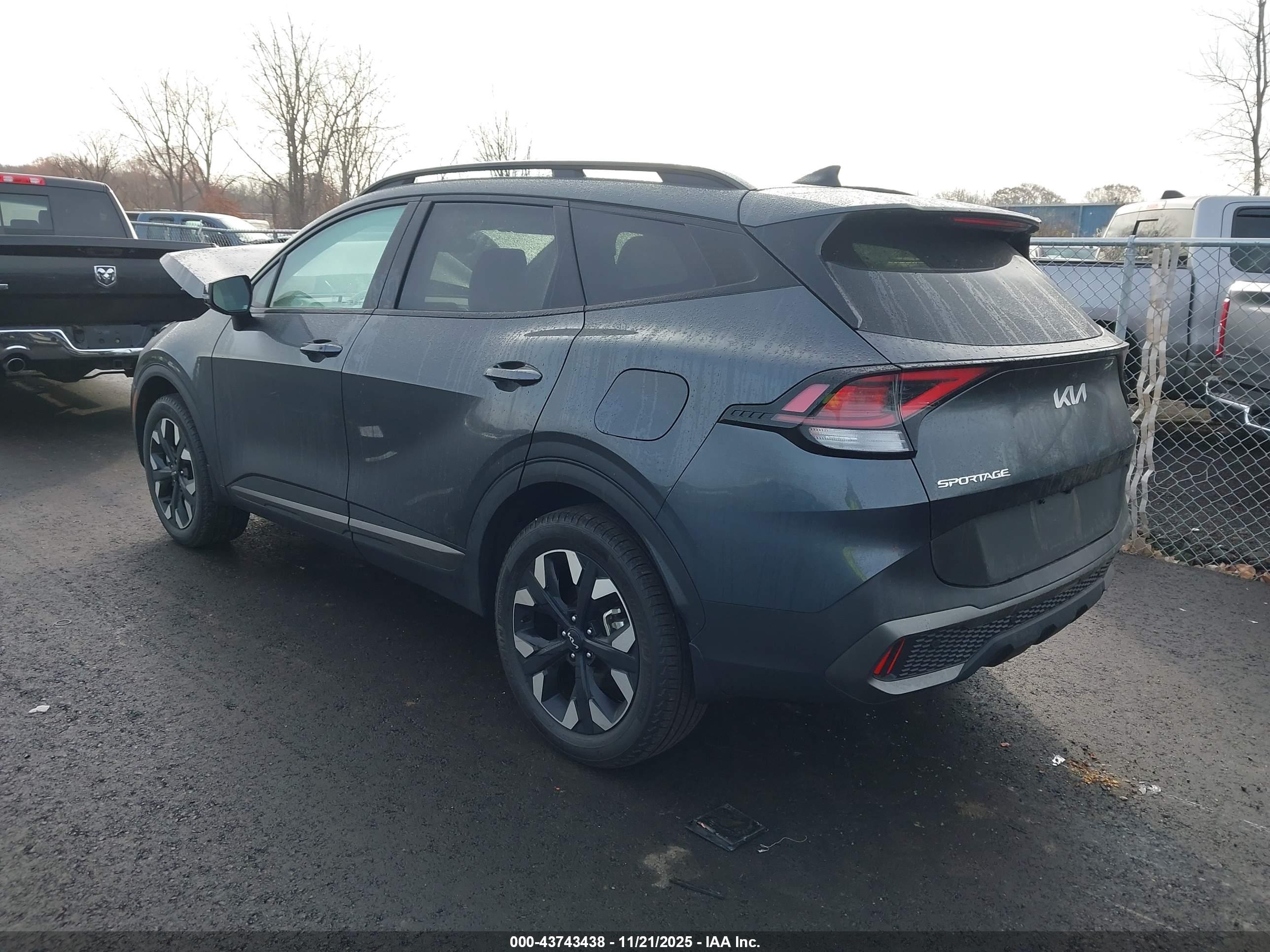 KIA SPORTAGE image 3