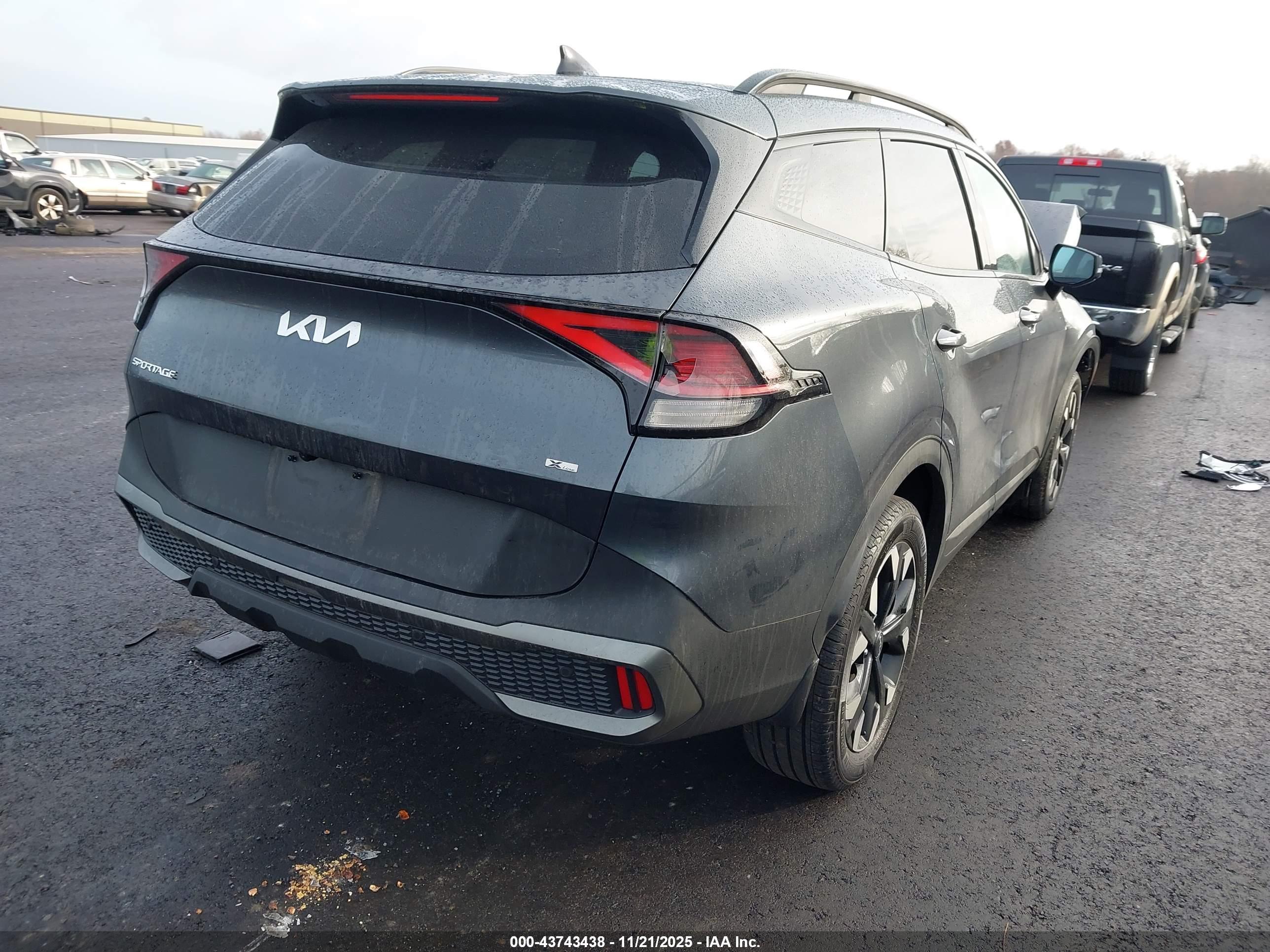 KIA SPORTAGE image 4