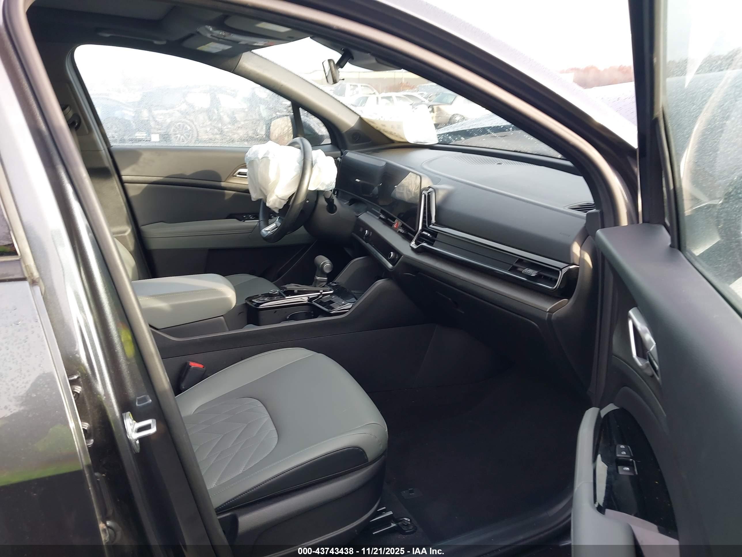 KIA SPORTAGE image 5