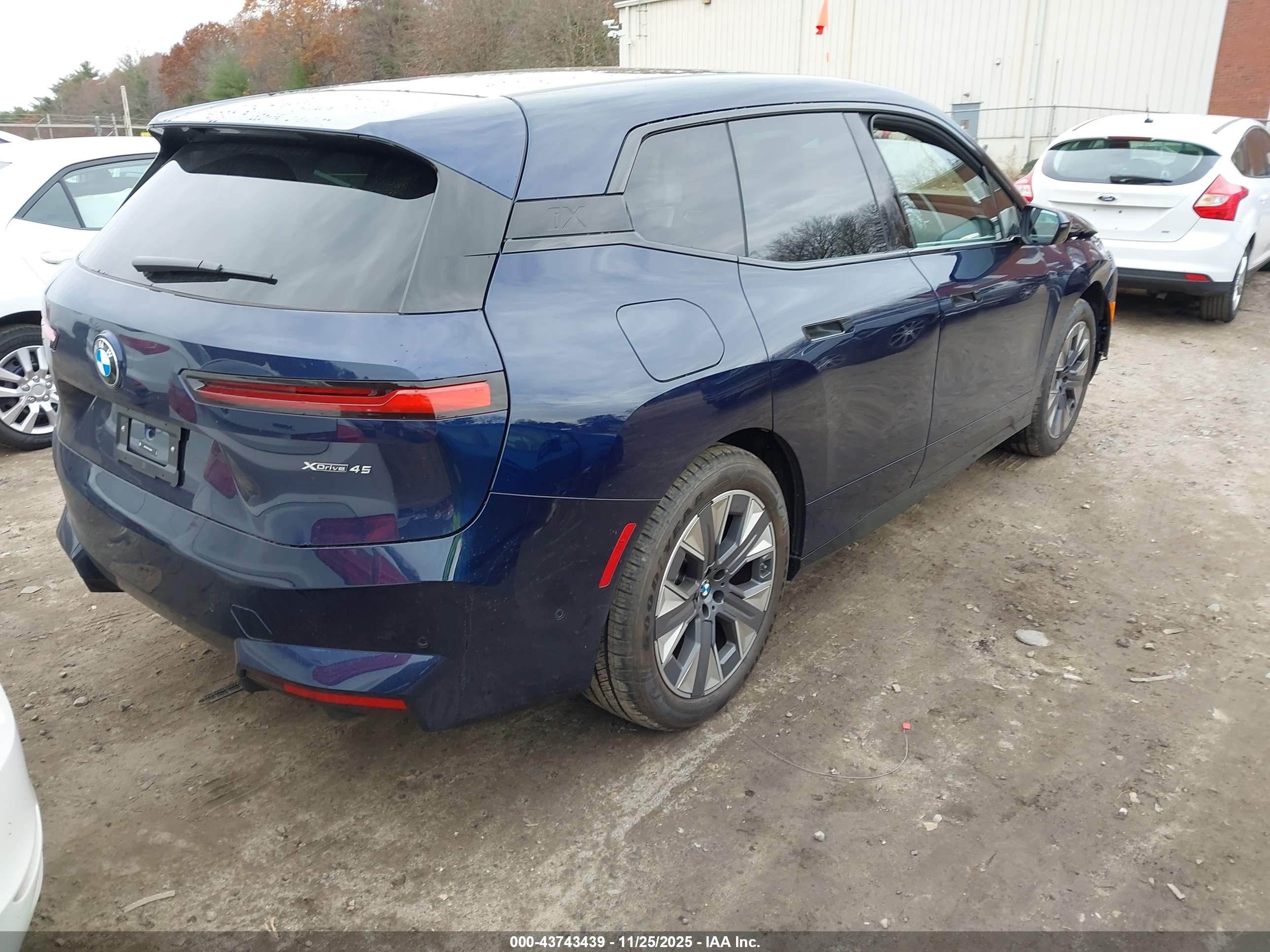 BMW IX image 4