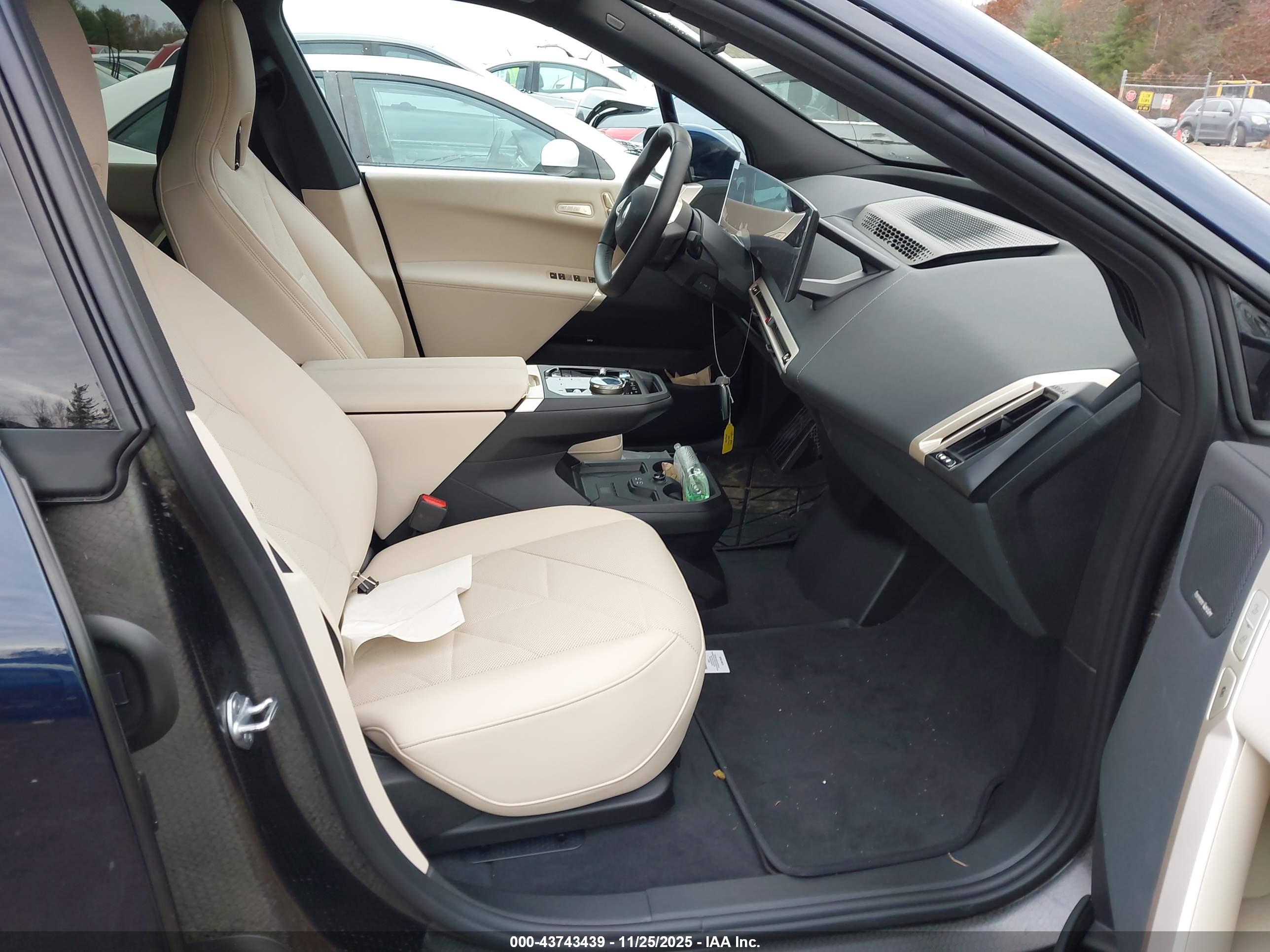 BMW IX image 5