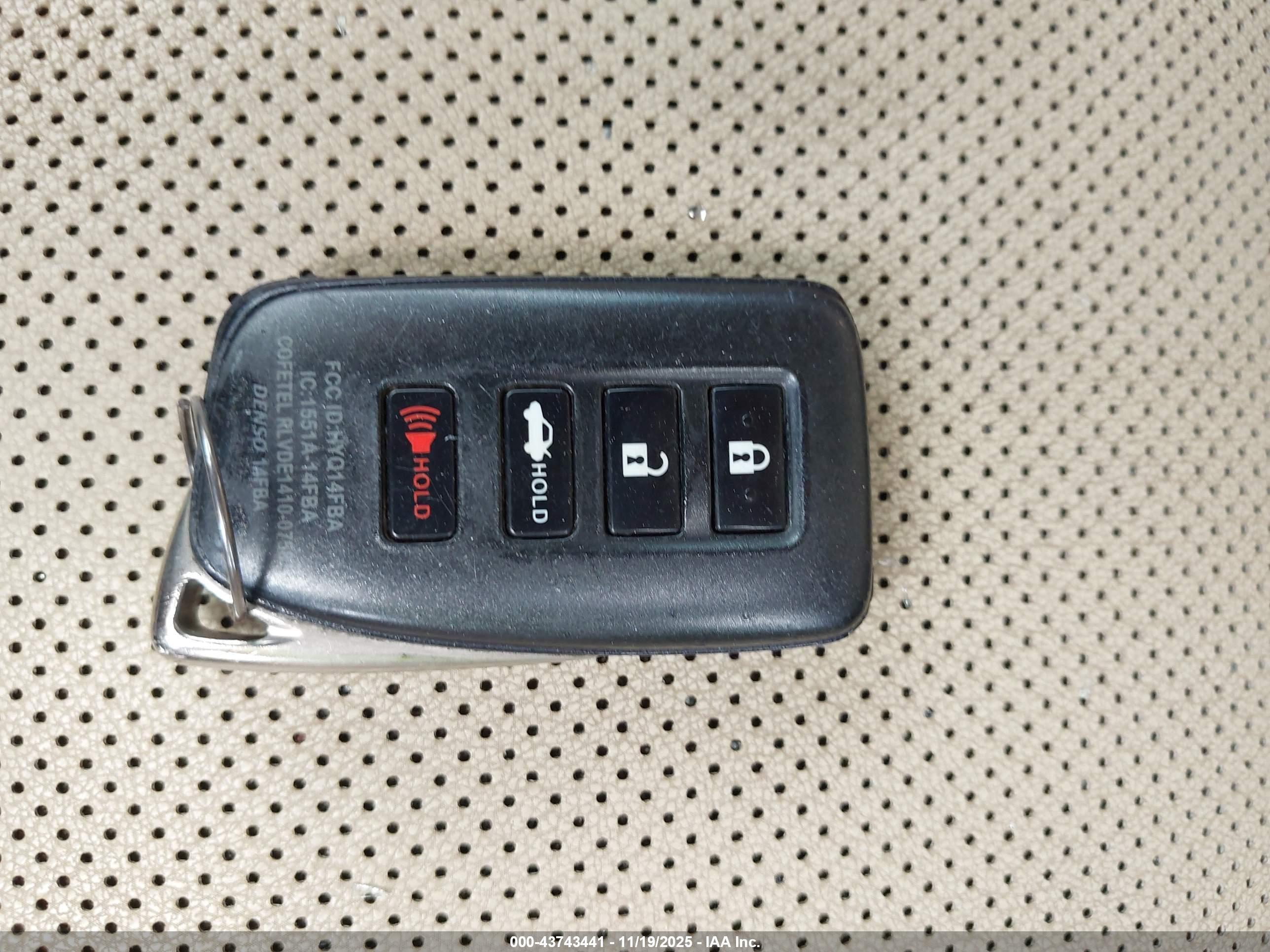 LEXUS IS image 11
