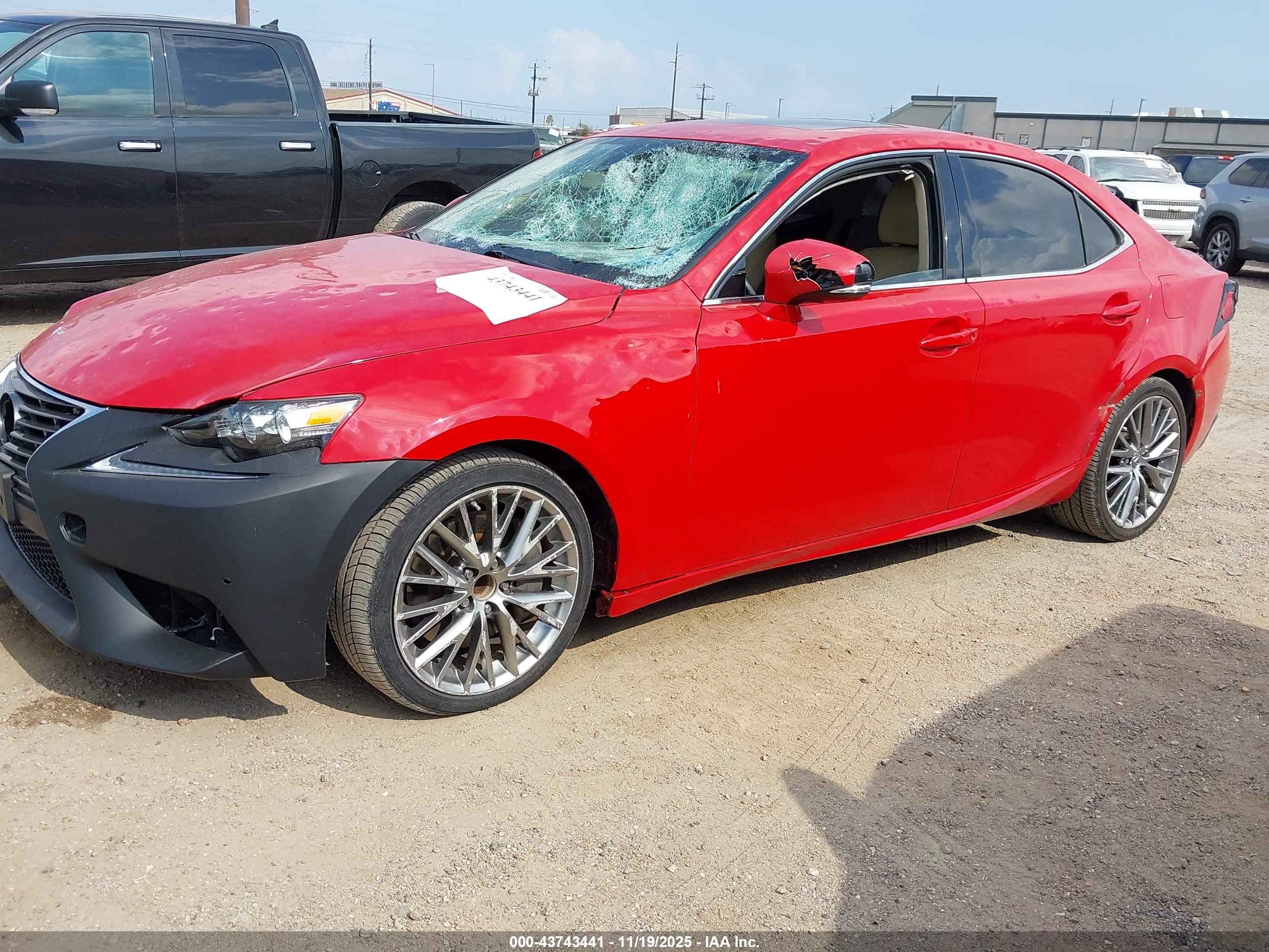 LEXUS IS image 2
