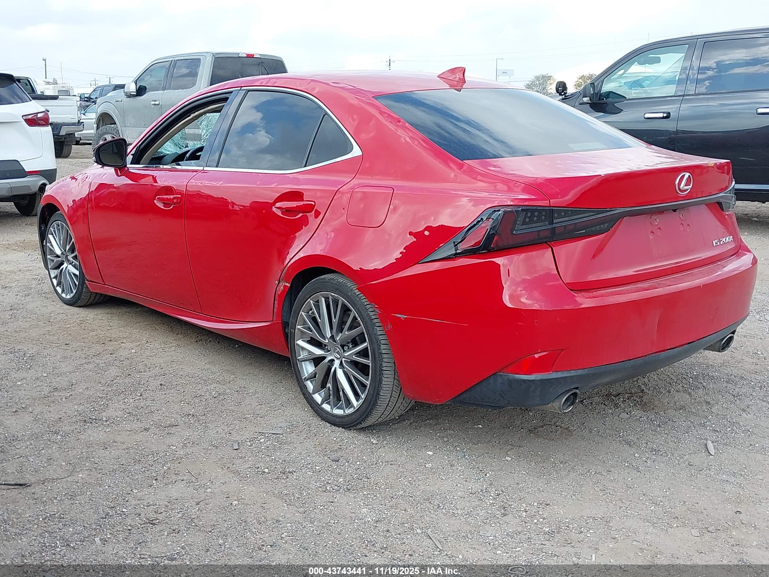 LEXUS IS image 3